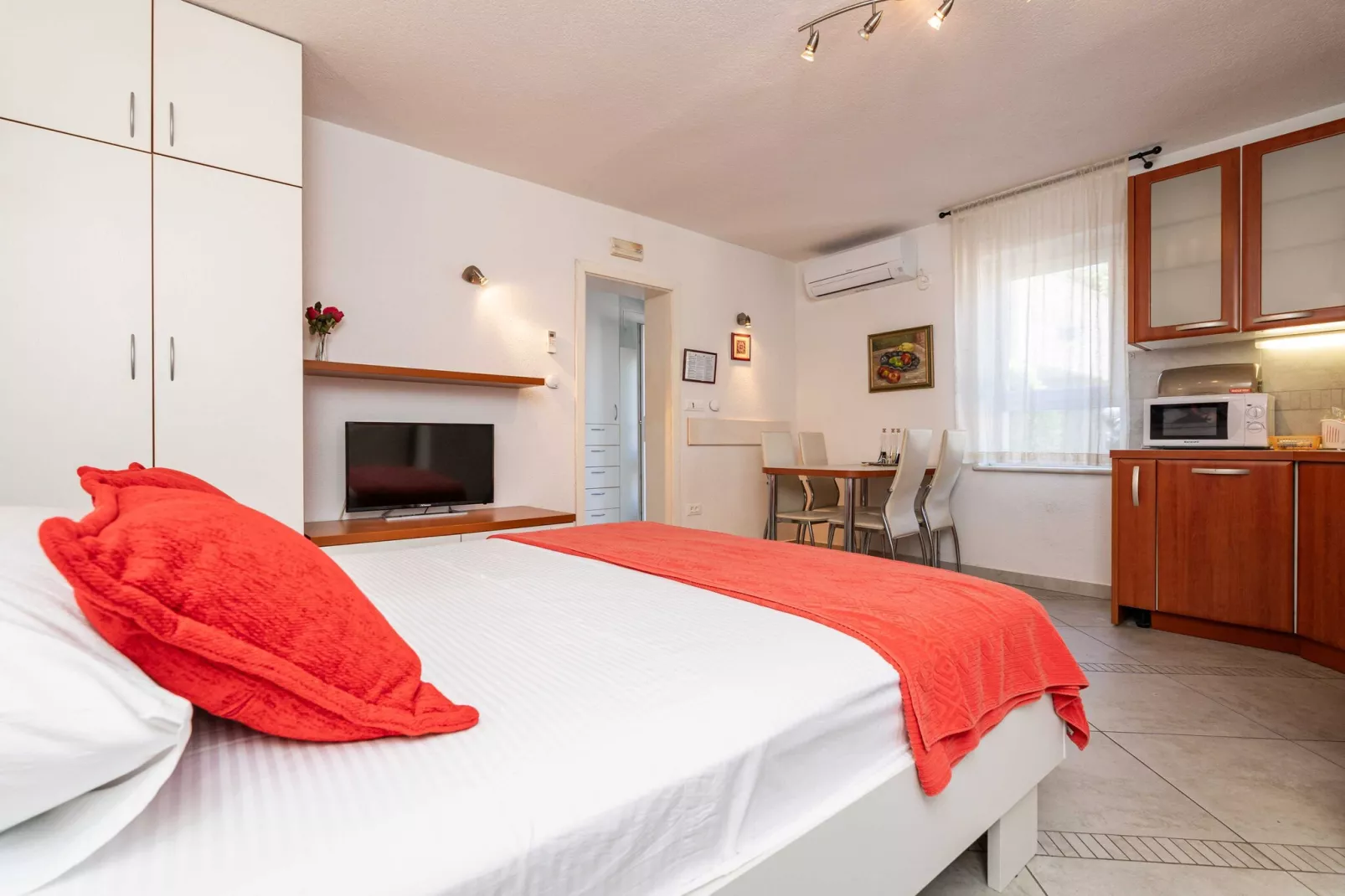 Villa Alegria Cavtat - Studio Apartment with Patio and Garden View-Schlafzimmer