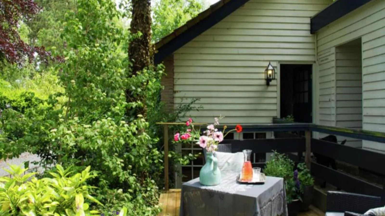 De Egelhut-Terrace balcony