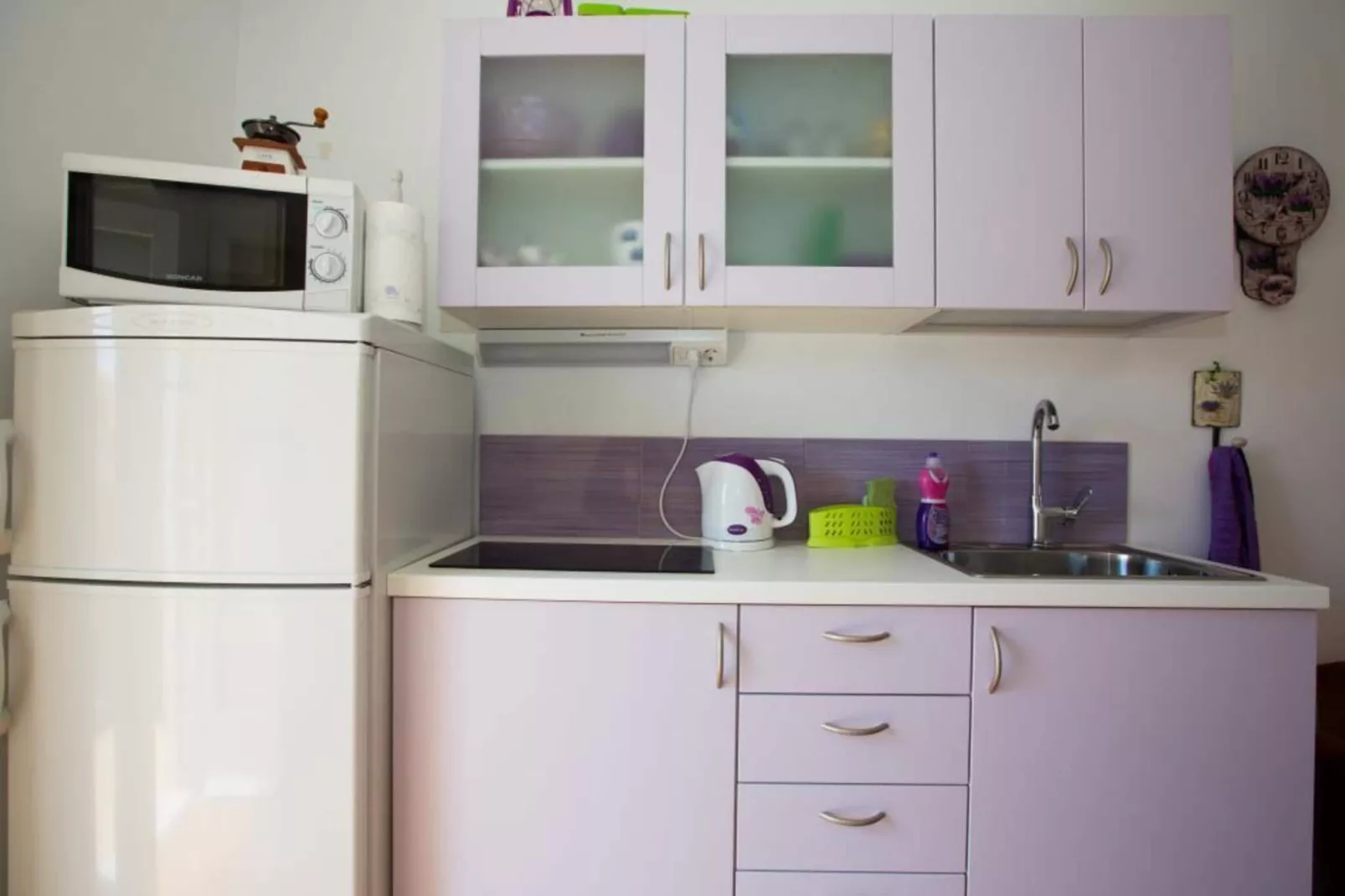 Guest House Gugily- Twin Room with Shared Bathroom and City View (4)