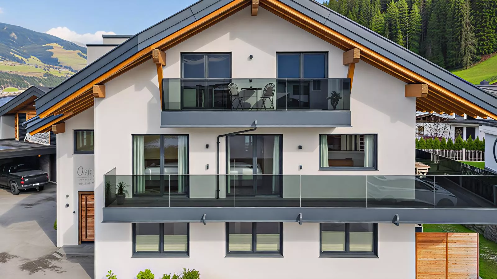 Guatsi-Exterior in summer