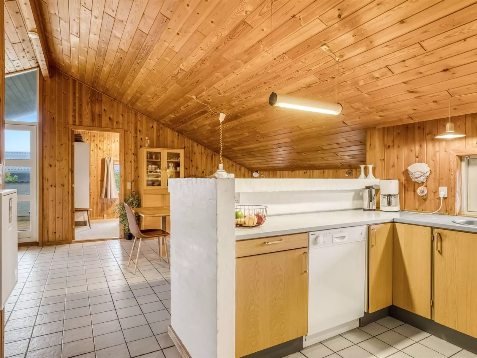 "Annemone" - 600m from the sea