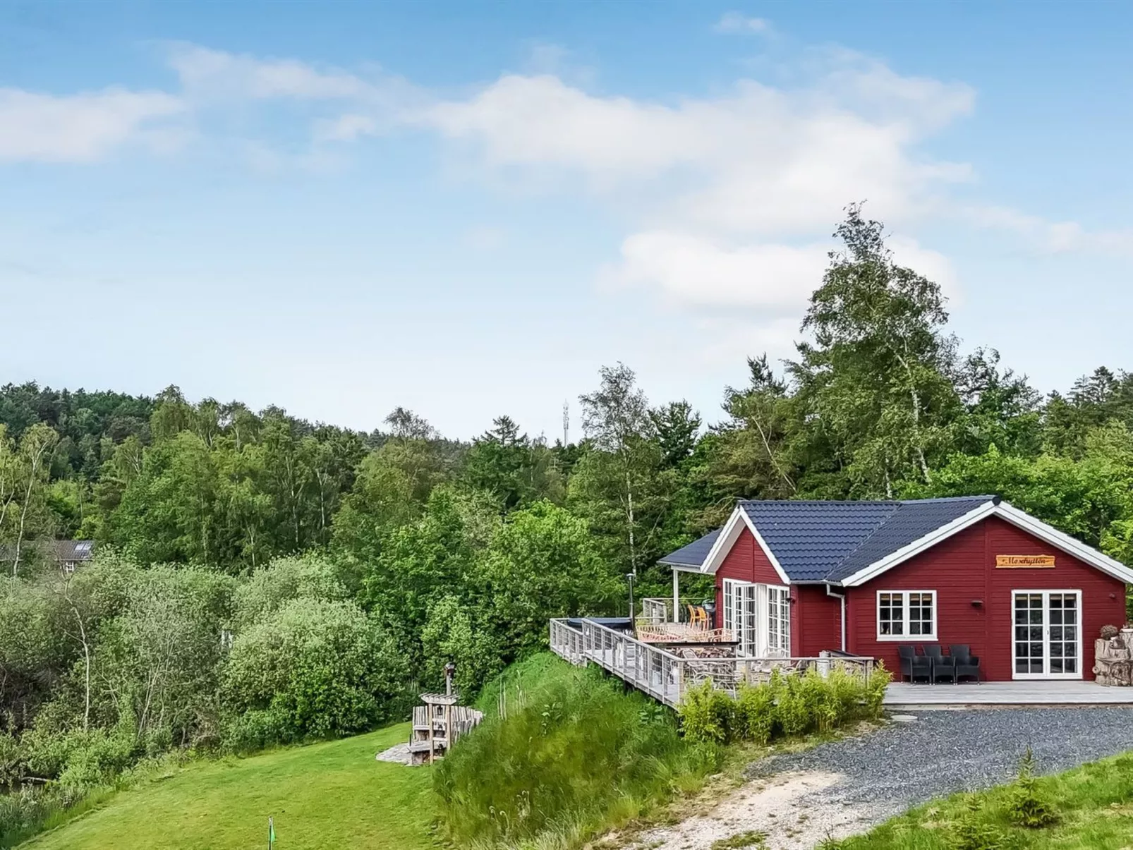 "Blek" - 2.8km from the sea