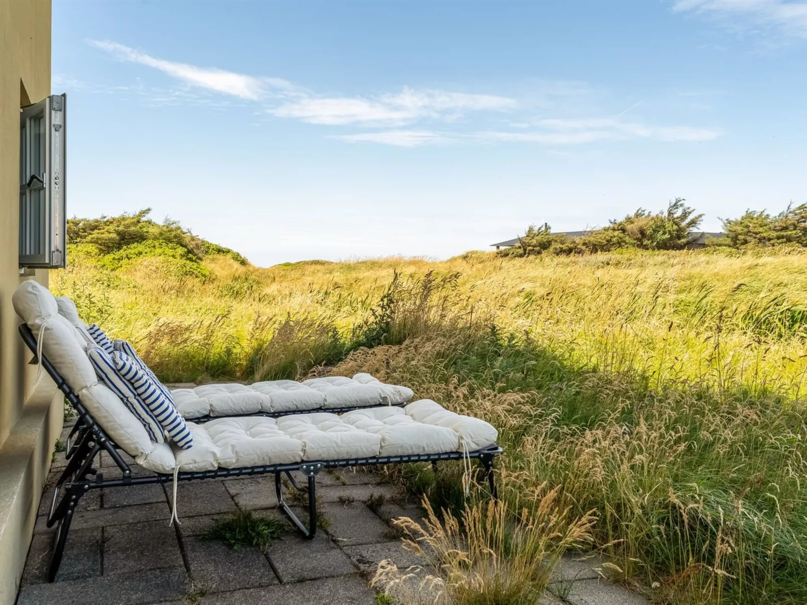 "Amina" - 200m from the sea