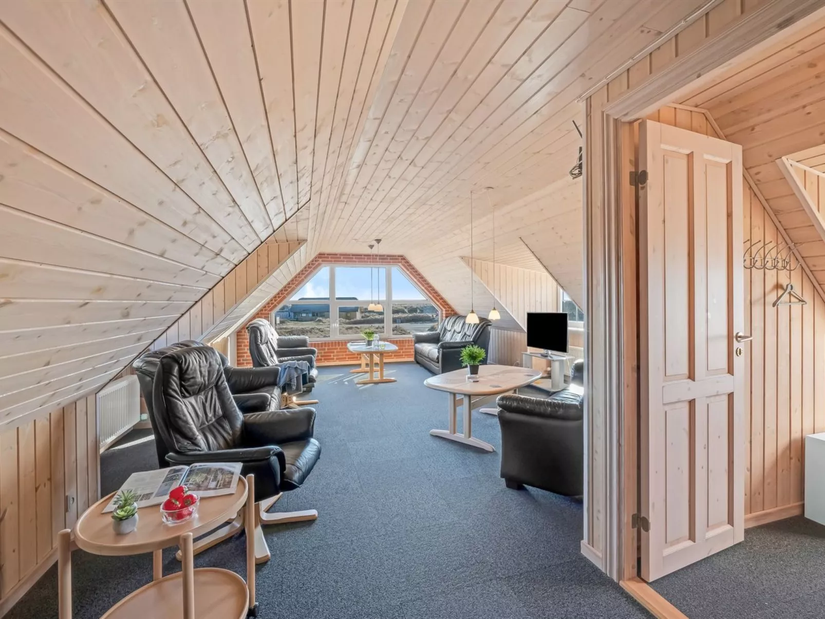 "Gytha" - 75m from the sea