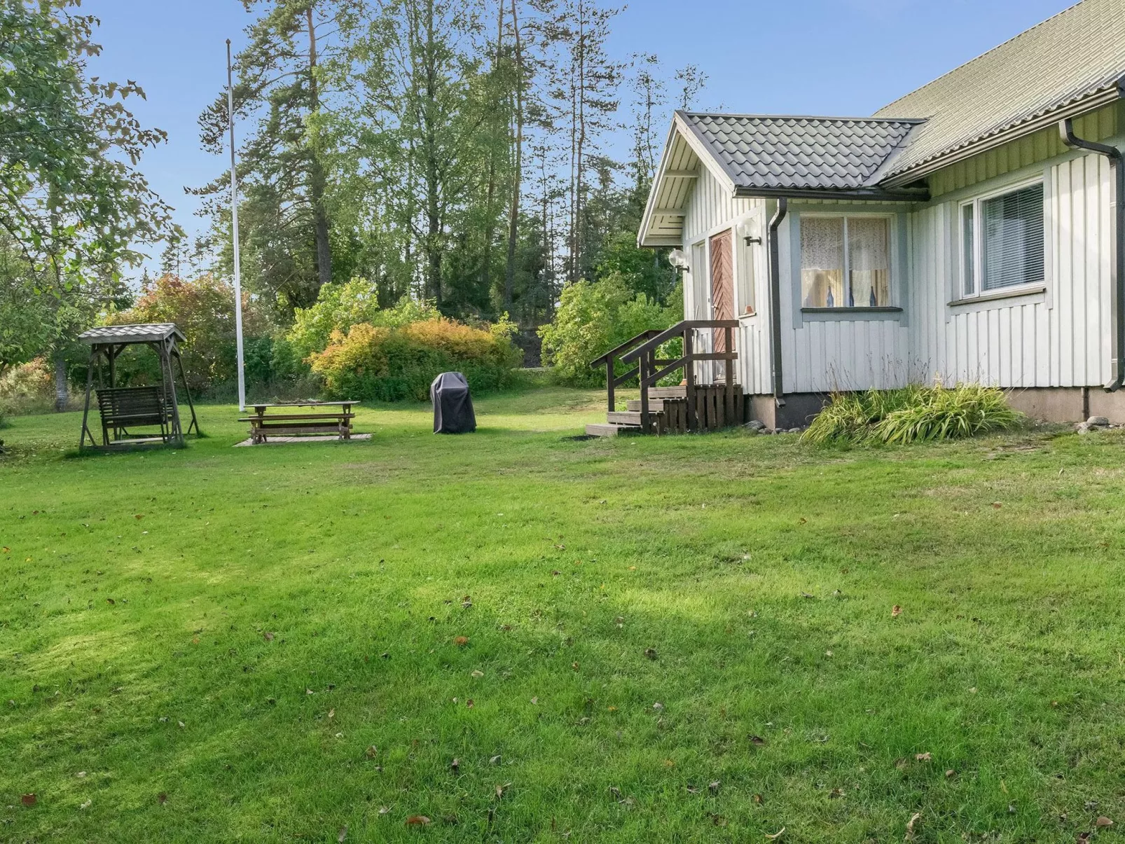 Mäkelän vierastalo-Drinnen