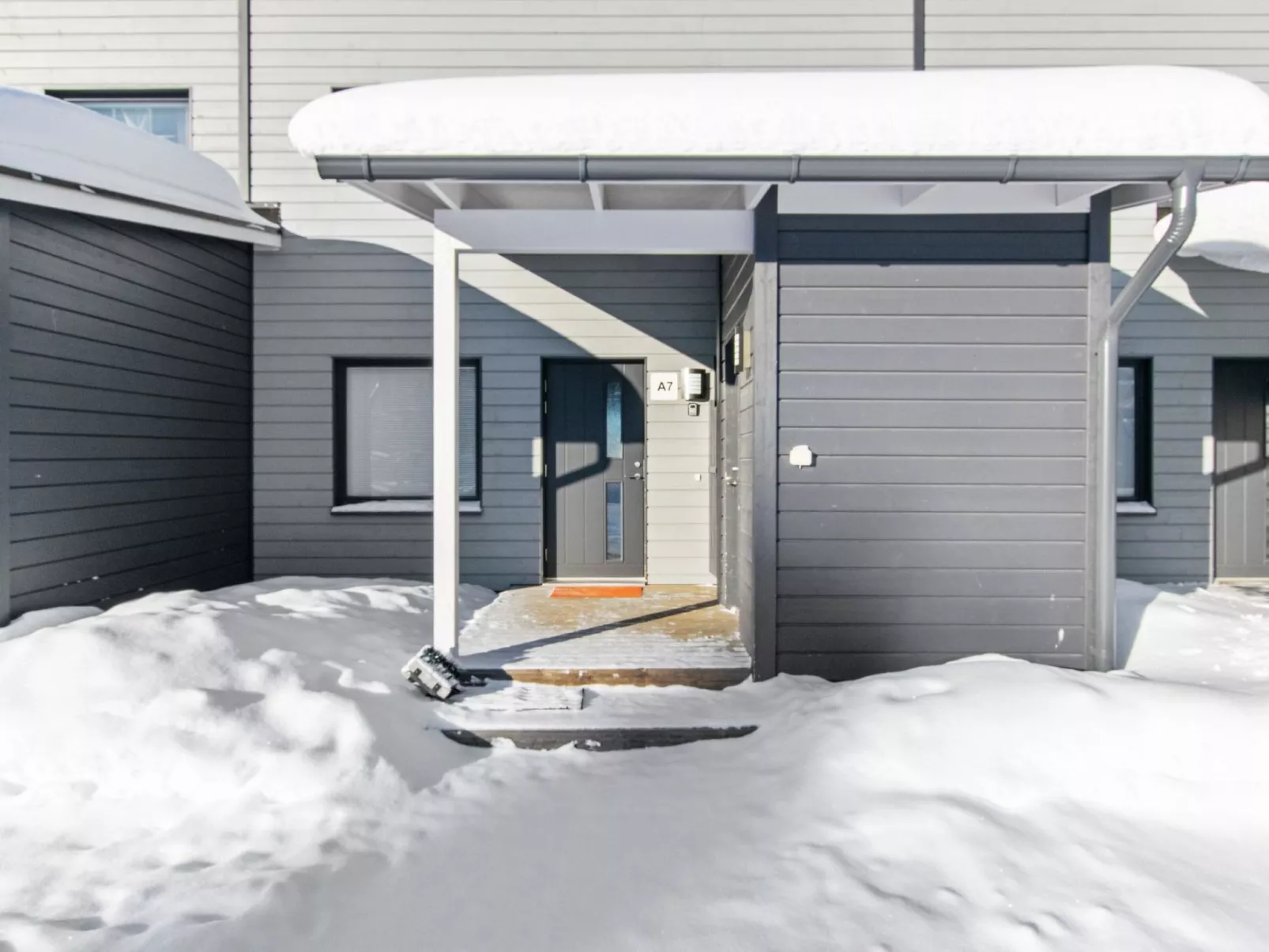 Skivillas 78 ukkohalla (7)