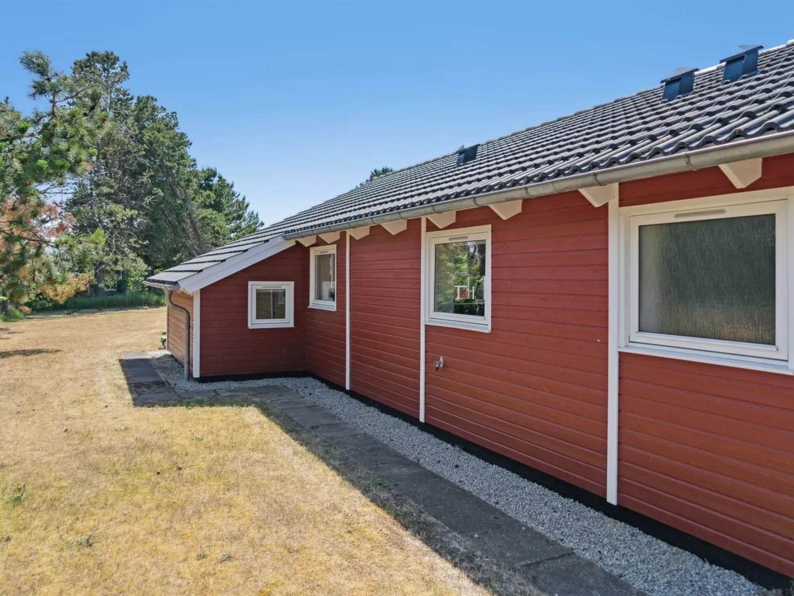 "Hialmar" - 300m from the sea