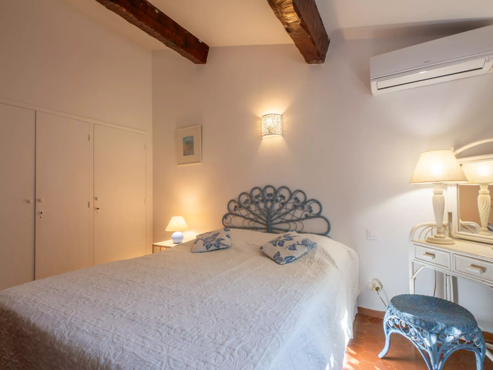 El Cantarello-Dedans