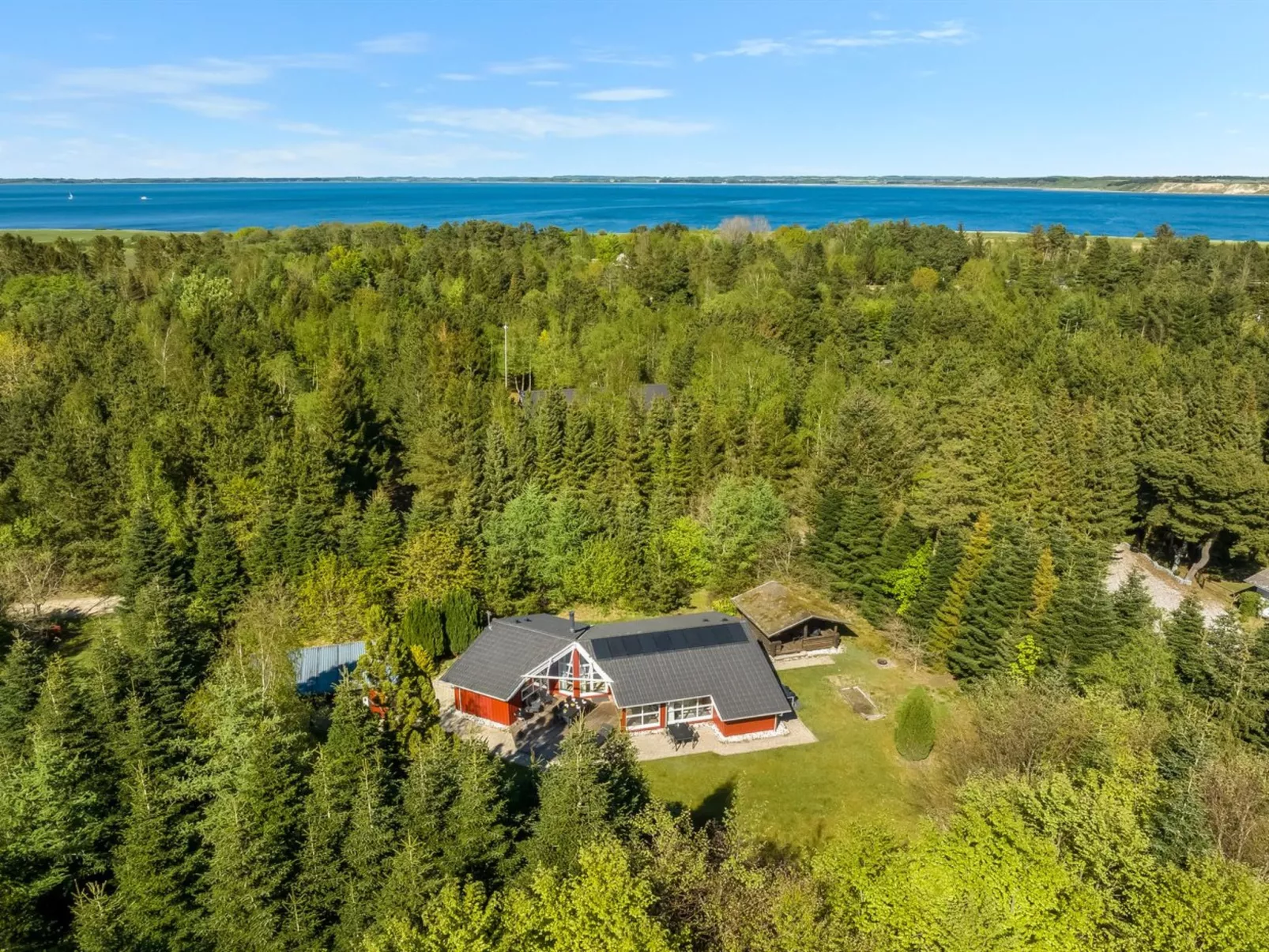 "Atti" - 500m to the fjord