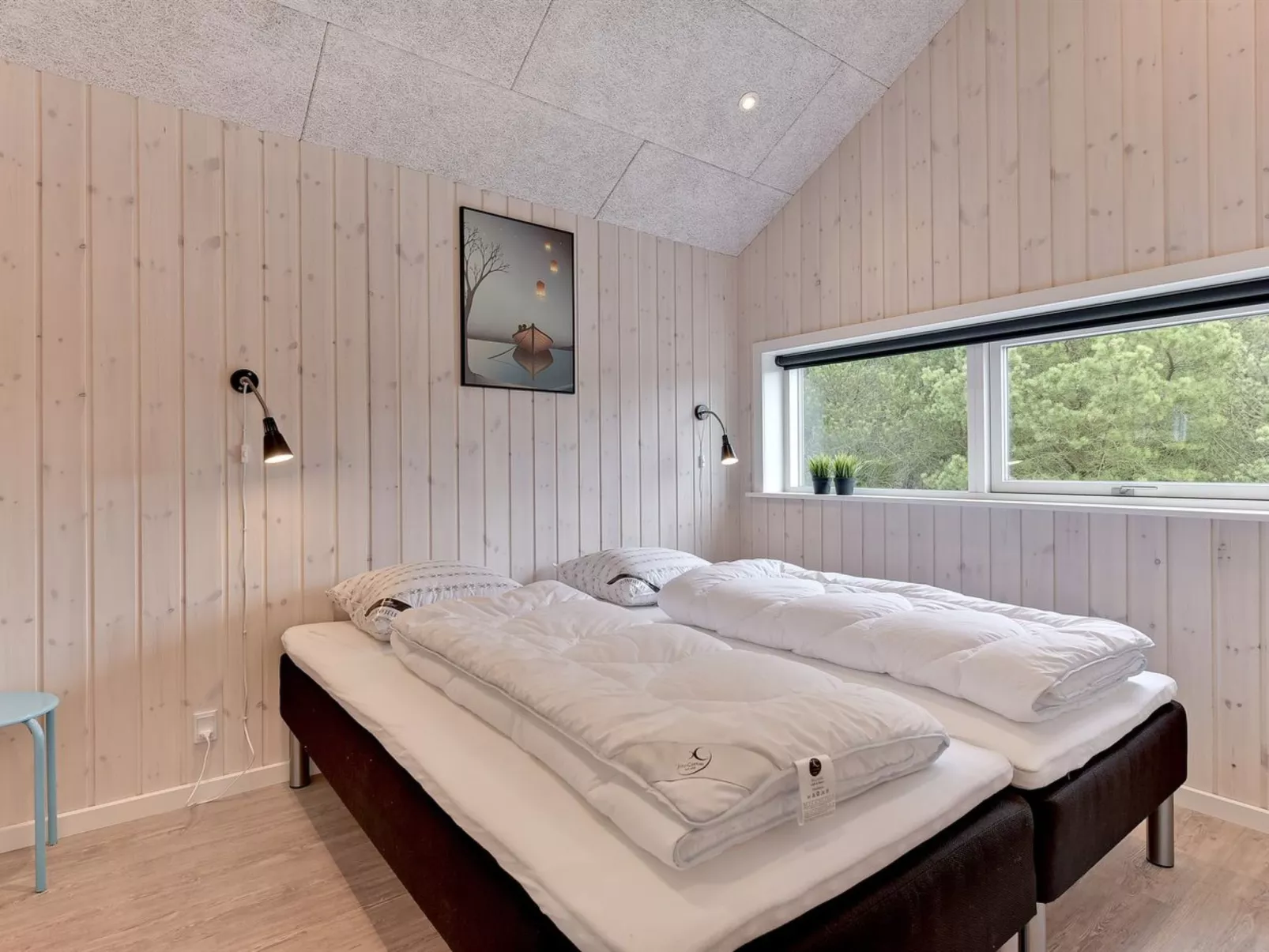 "Hwithoveth" - 1.4km from the sea