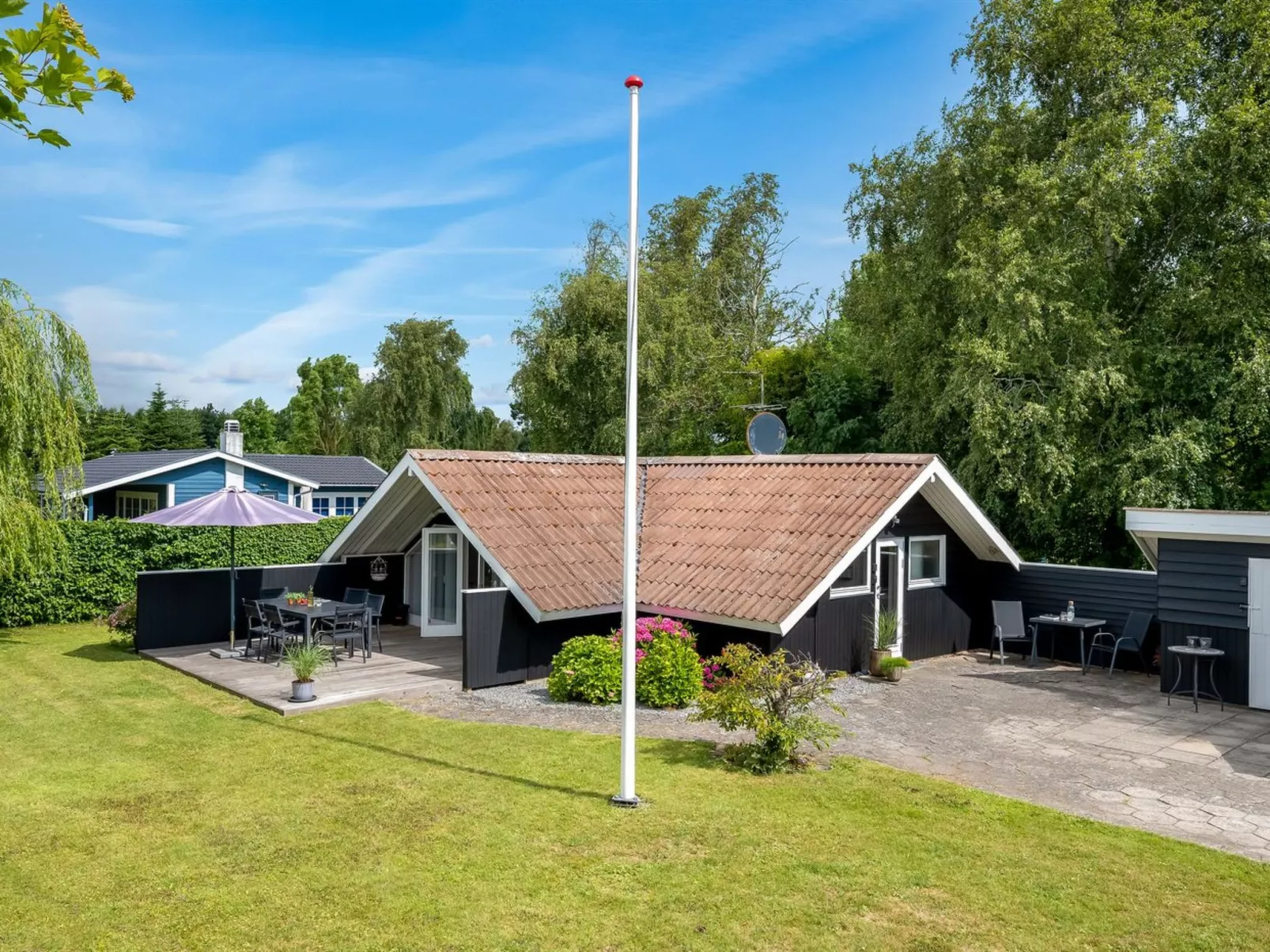 "Tara" - 450m from the sea