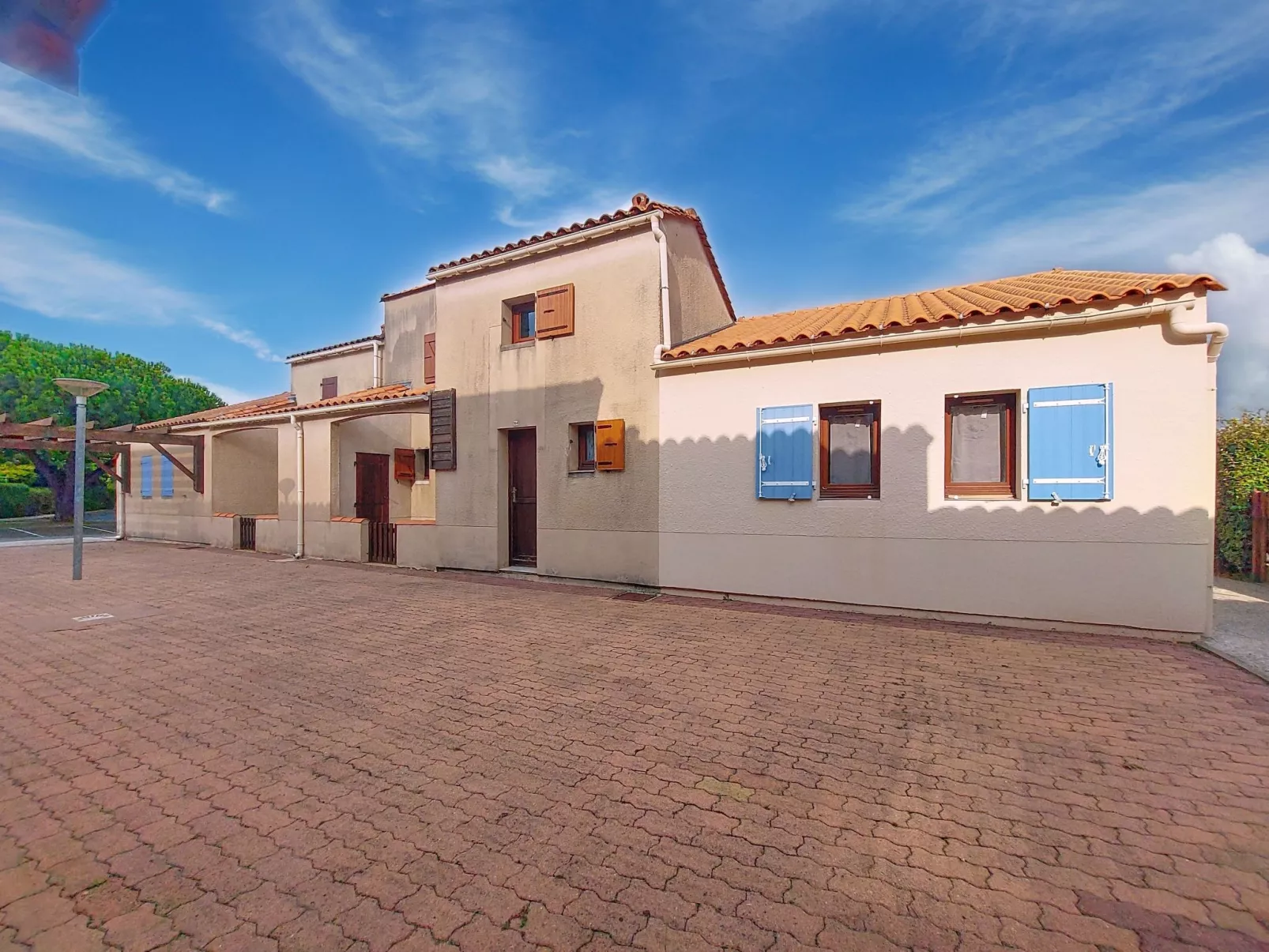 Les Charmilles-Draußen