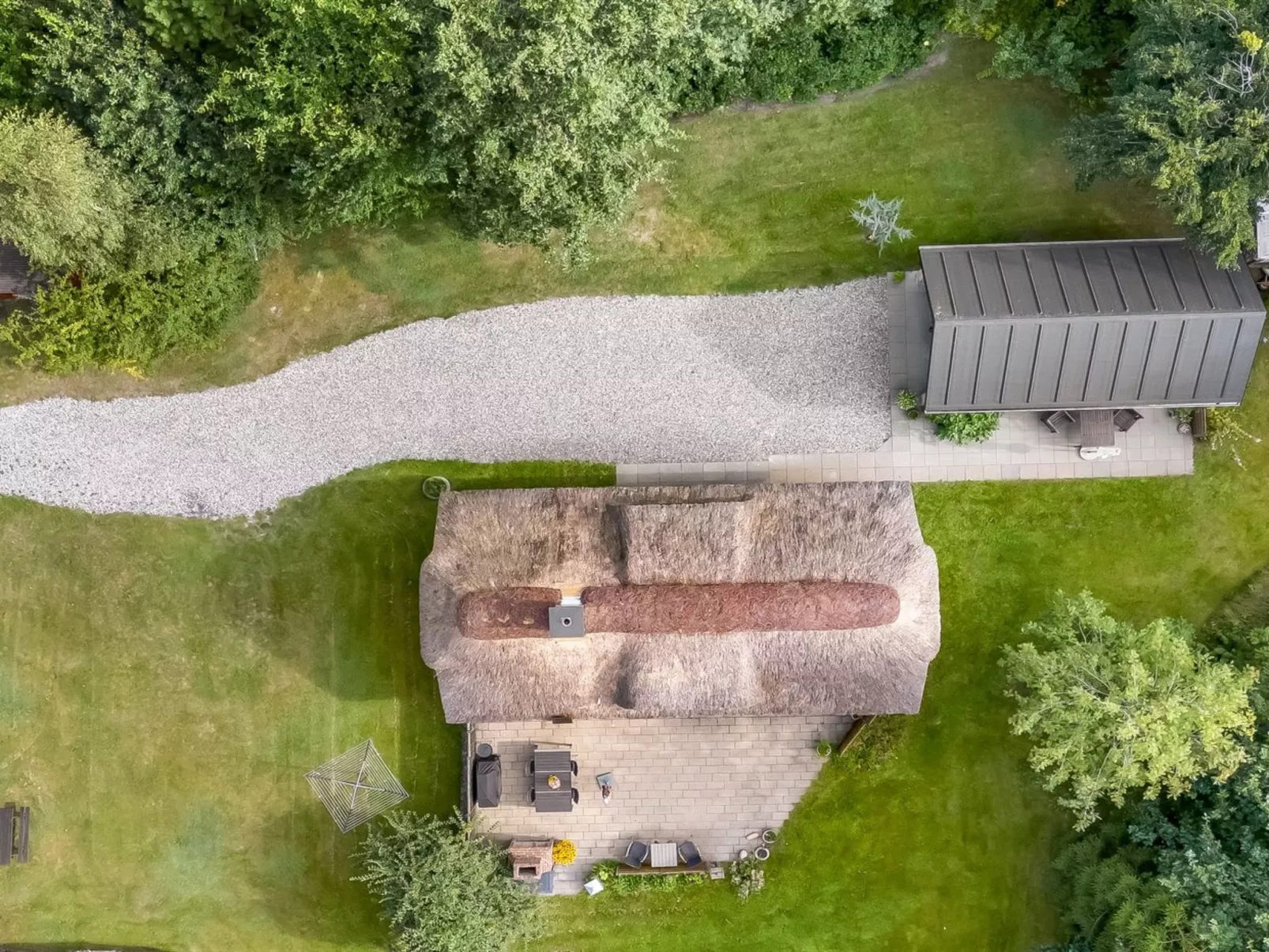 "Hilaria" - 2.1km from the sea