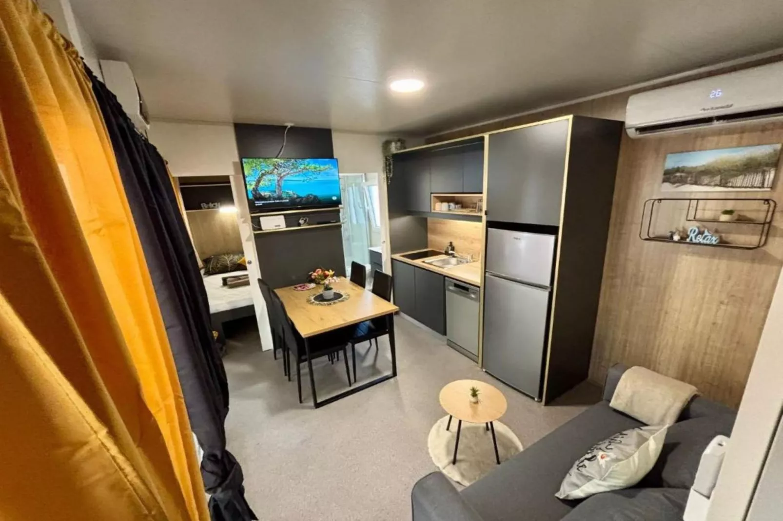 TJ Escape - Mobile Home - Mobile Home With Hot Tub And Terrace