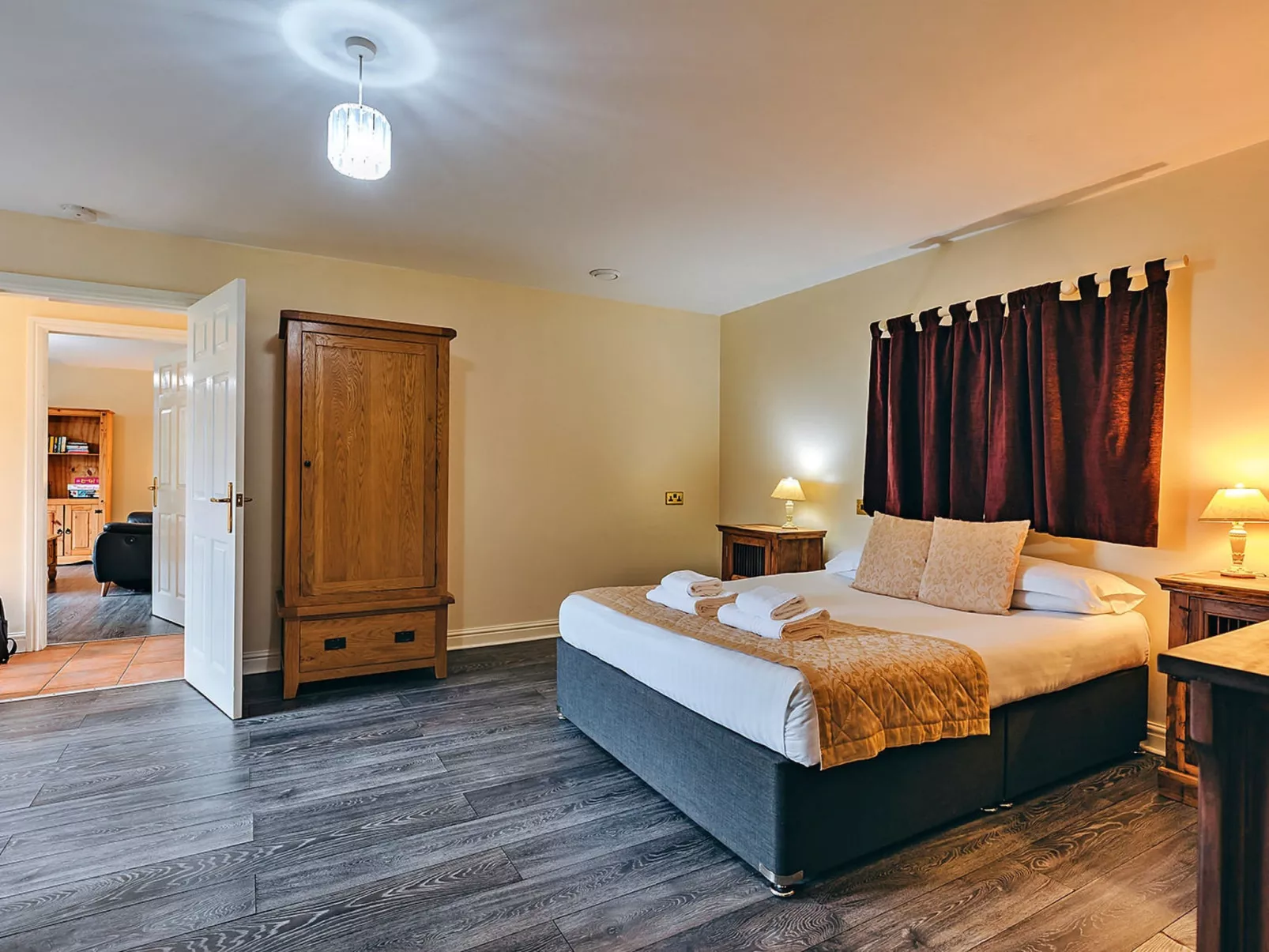 Netley Hall - Honeysuckle