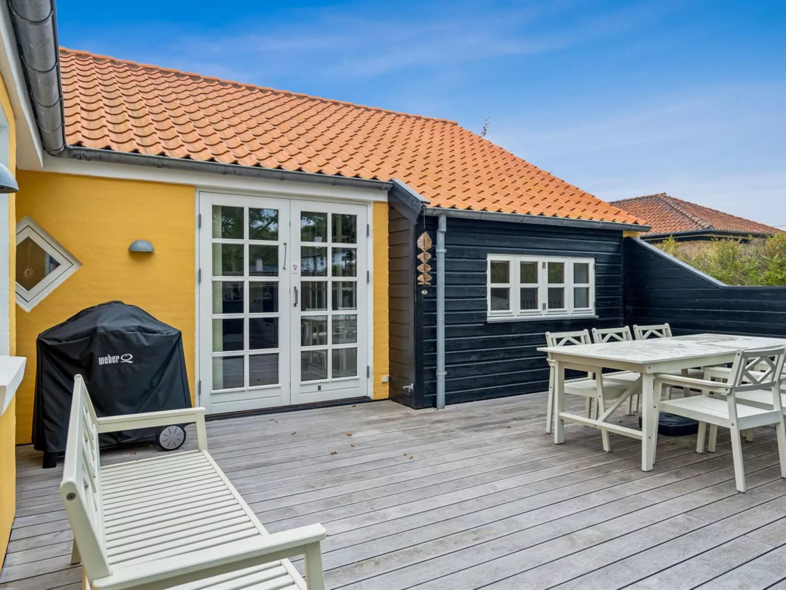 "Jensen" - 650m from the sea