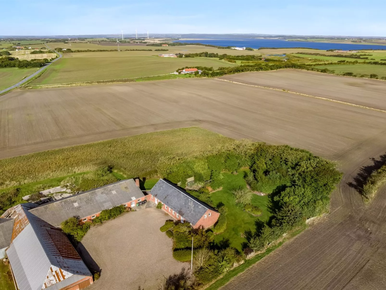 "Nette" - 2km to the fjord