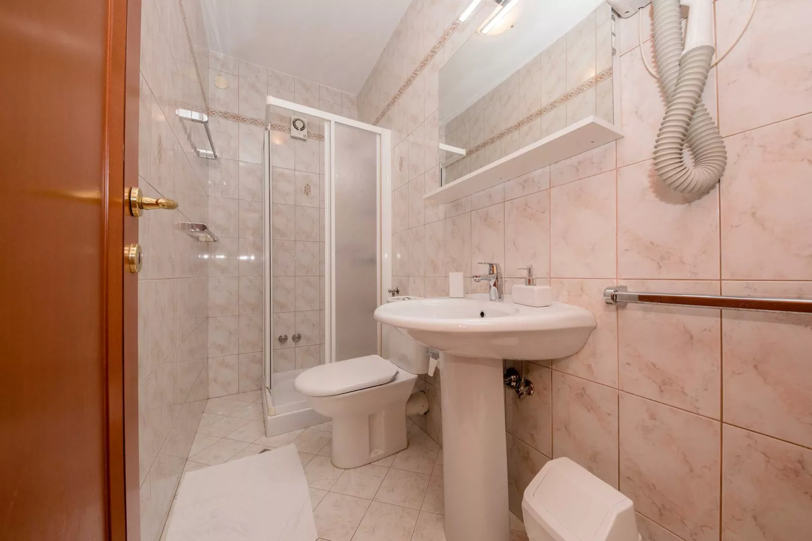 Guest House Villa Anggela - Comfort Triple room with Balcony and Sea View (Br4)