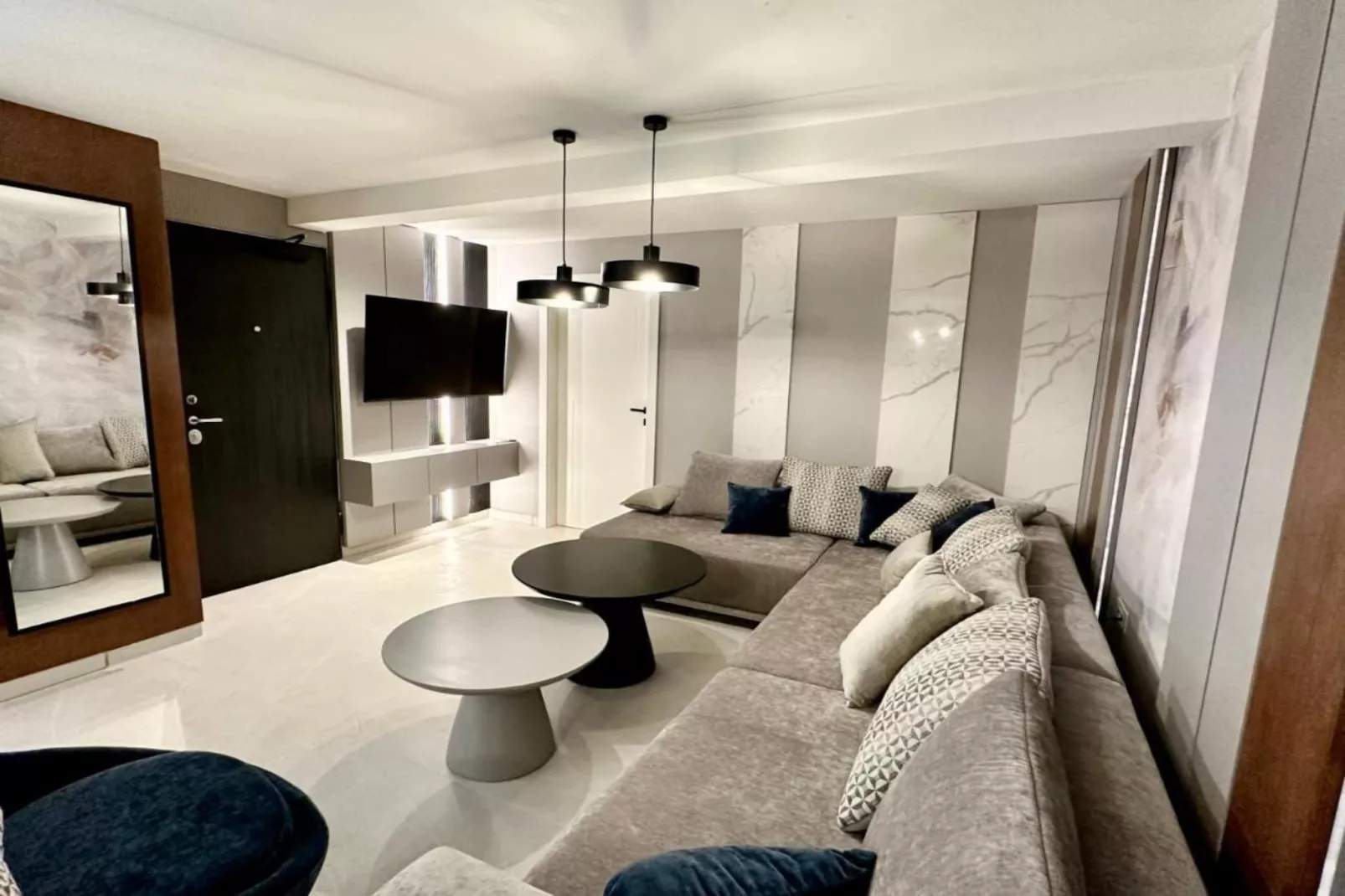 Leonarda Waterfront Residences-Two-Bedroom Apartment with private pool (The Bayfront One) -S5