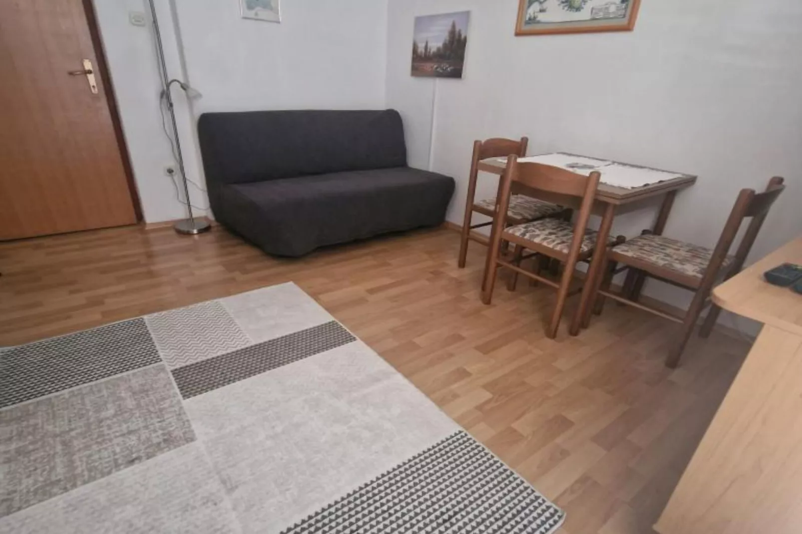 One Bedroom Apartment with Balcony and Sea View 2