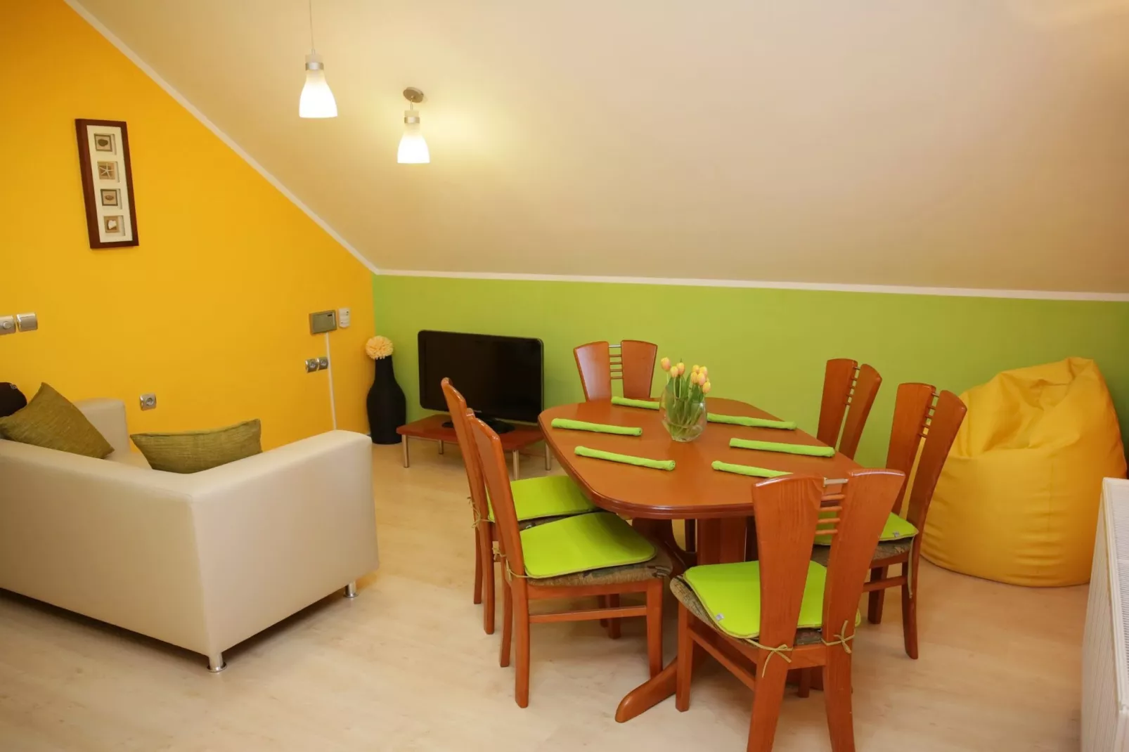 Elegant and Stylish Retreat Apartments with Terrace - Three Bedroom Apartment with Terrace