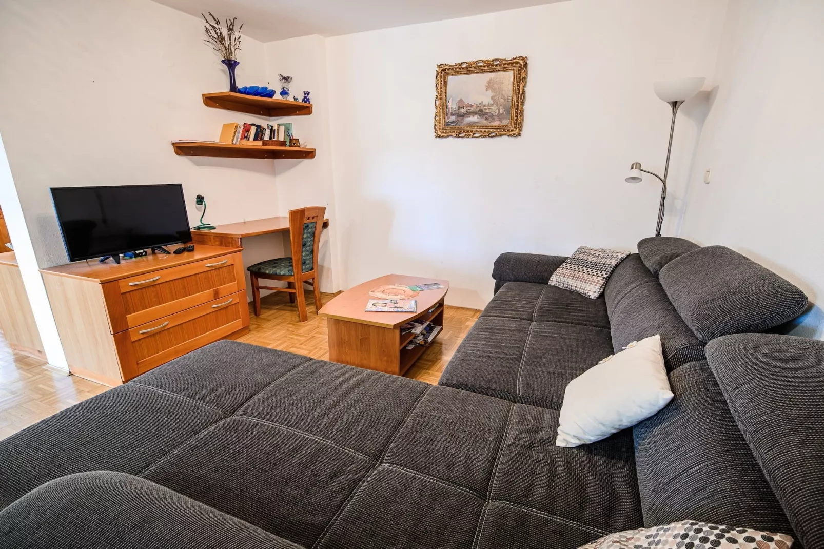 Sunny and Spacious Apartments with Terrace near Water Park - Three Bedroom Apartment with Terrace