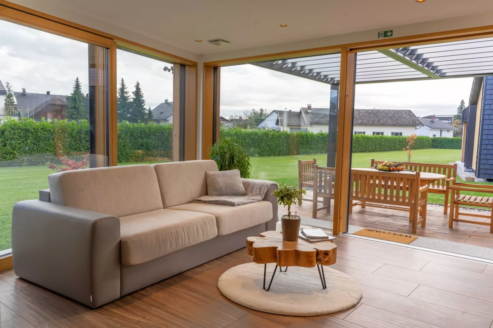 Elegant Warm Bliss Hideaway Escape Lodge - Holiday Home with Hot-Tub (owner Sunset)