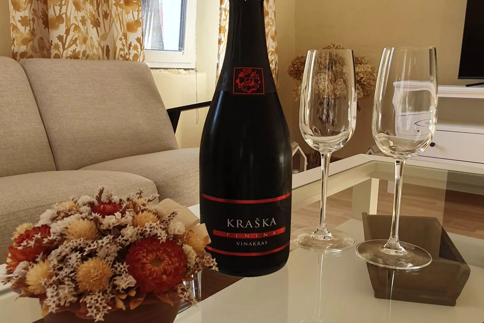 Komen Getaway Holiday Home with Balcony - Four Bedroom Holiday Home with Balcony