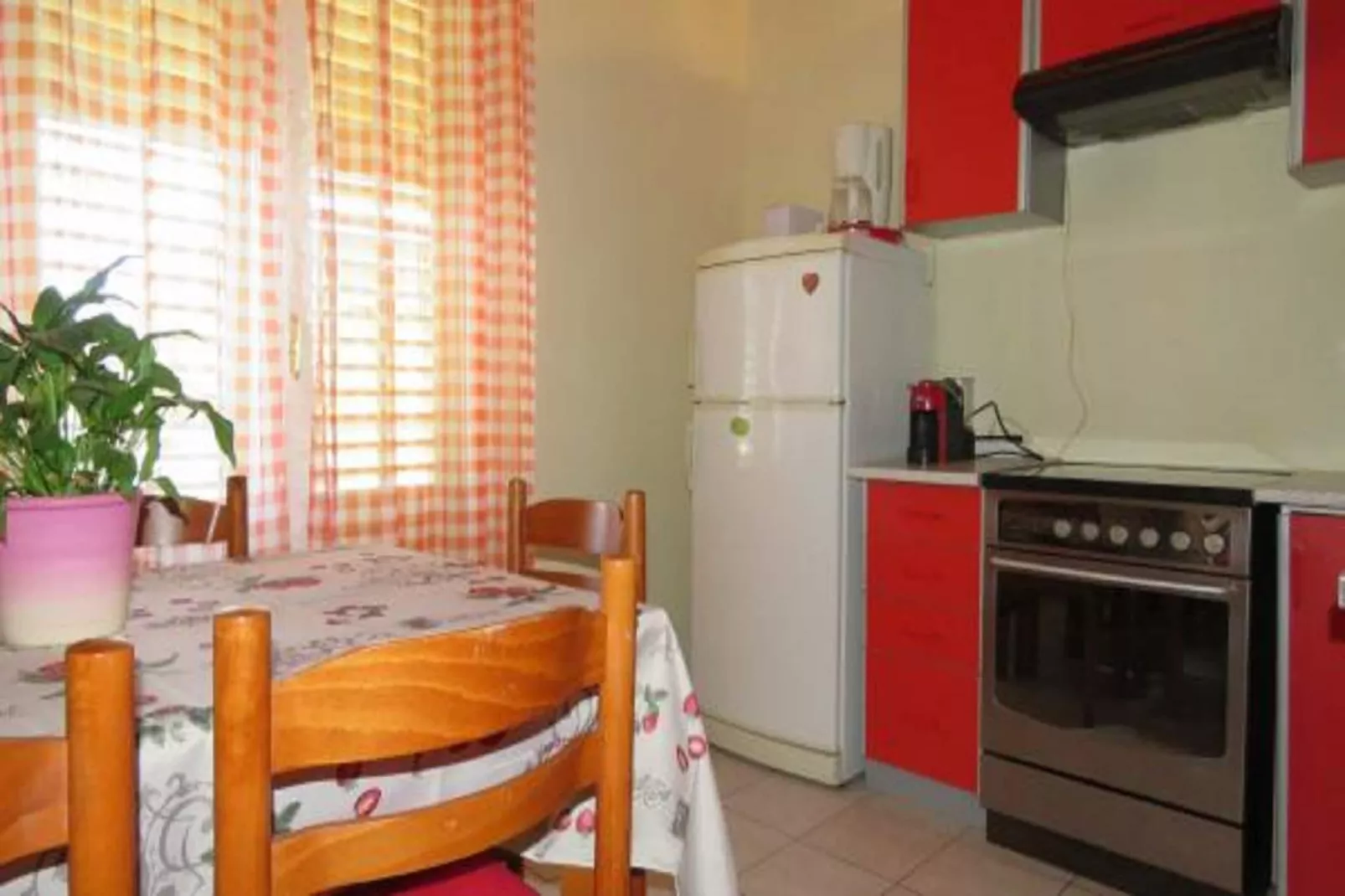 Serene Barbat Escape with Just Minutes from the Beach - One Bedroom Apartment with Balcony 2