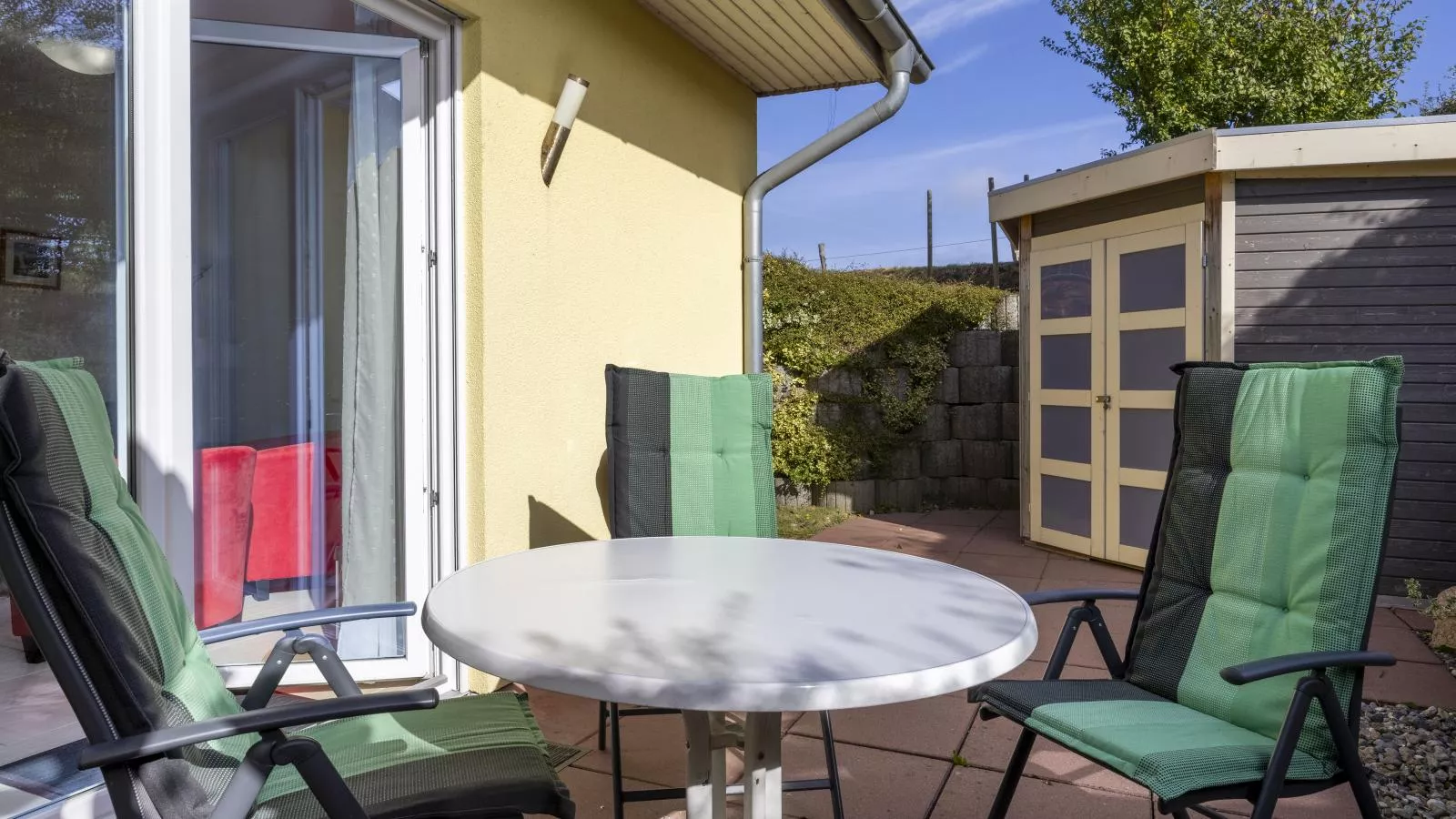 Windflüchter links mit Sauna