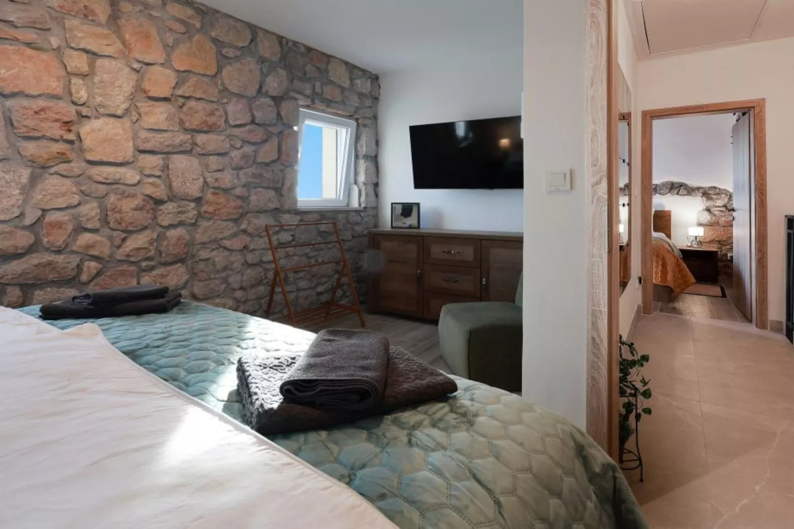 Ana’s Stone House Jurčić Kalić with the Pool