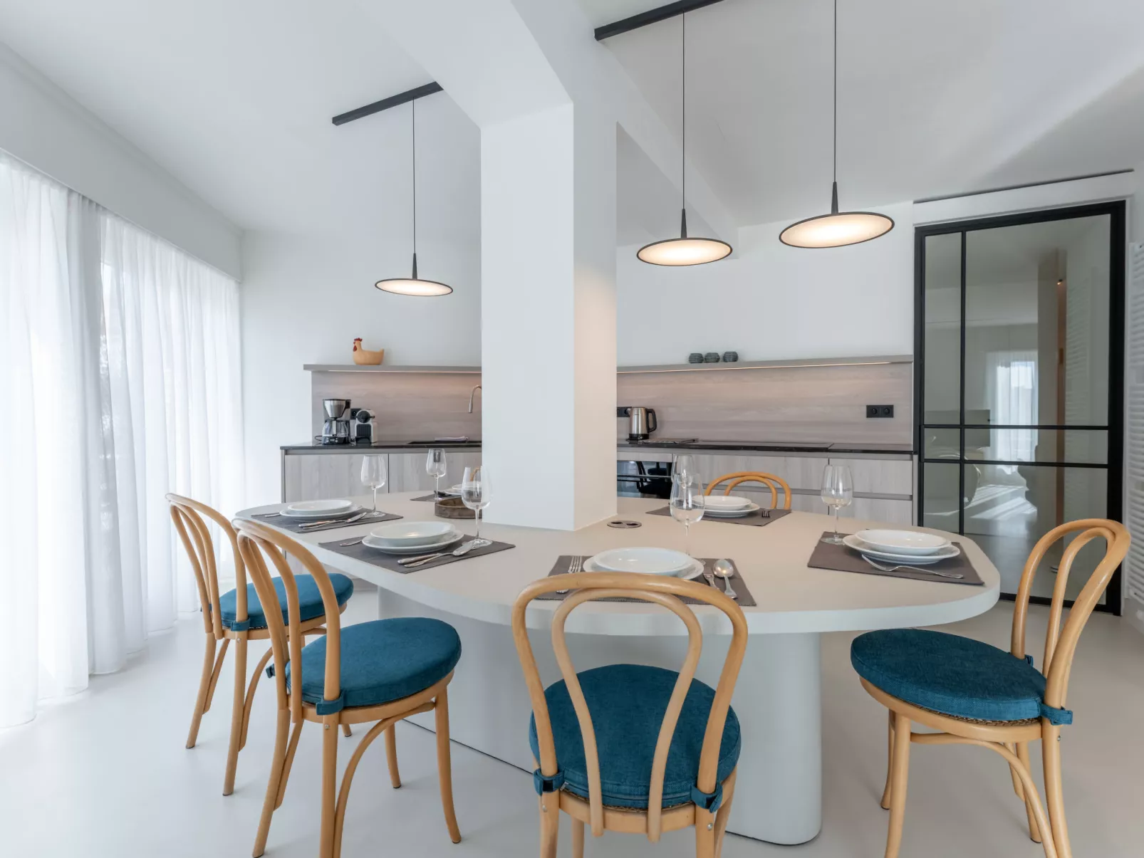 Marie Antoinette close by the sea