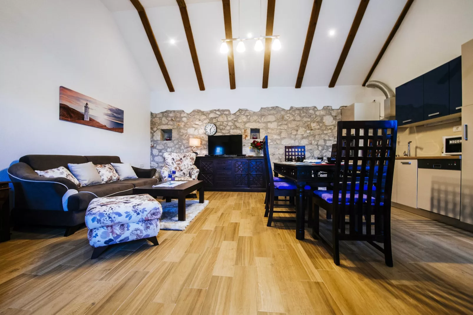 Authentic stone house Momo