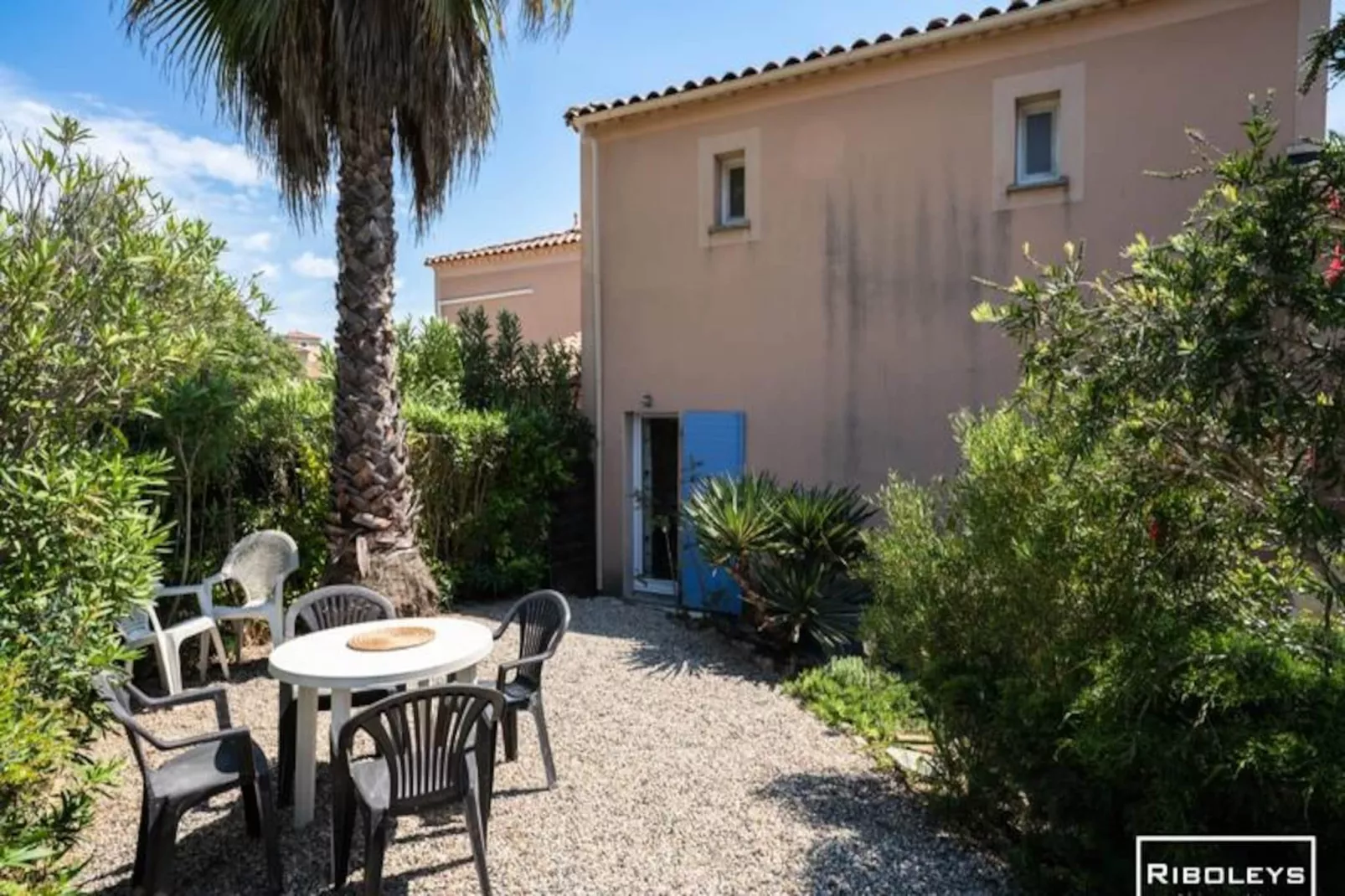 Spacieuse Villa Au C&oelig;ur Du Golf De B&eacute;ziers