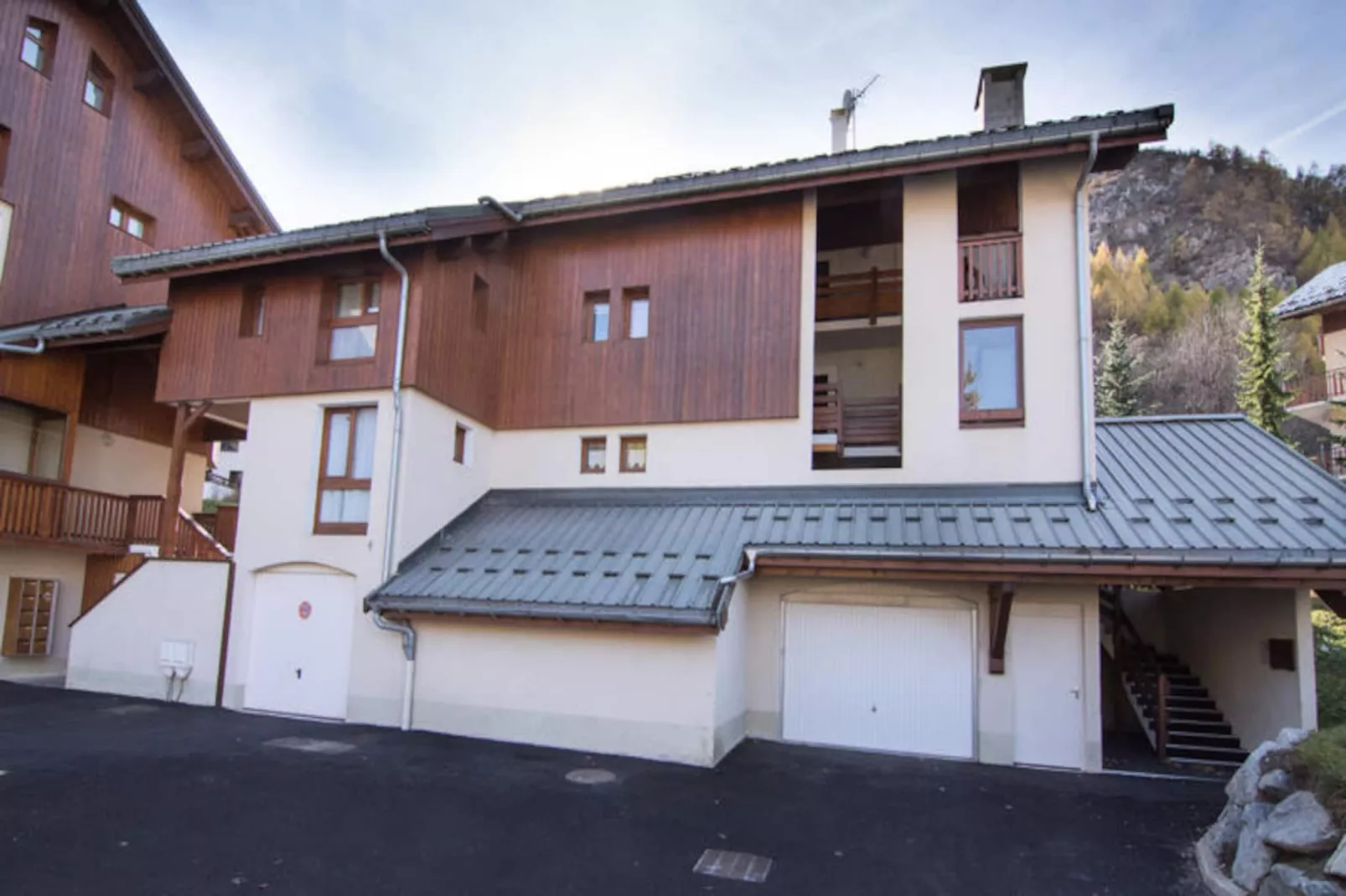 Chalet De Tigny Clematite