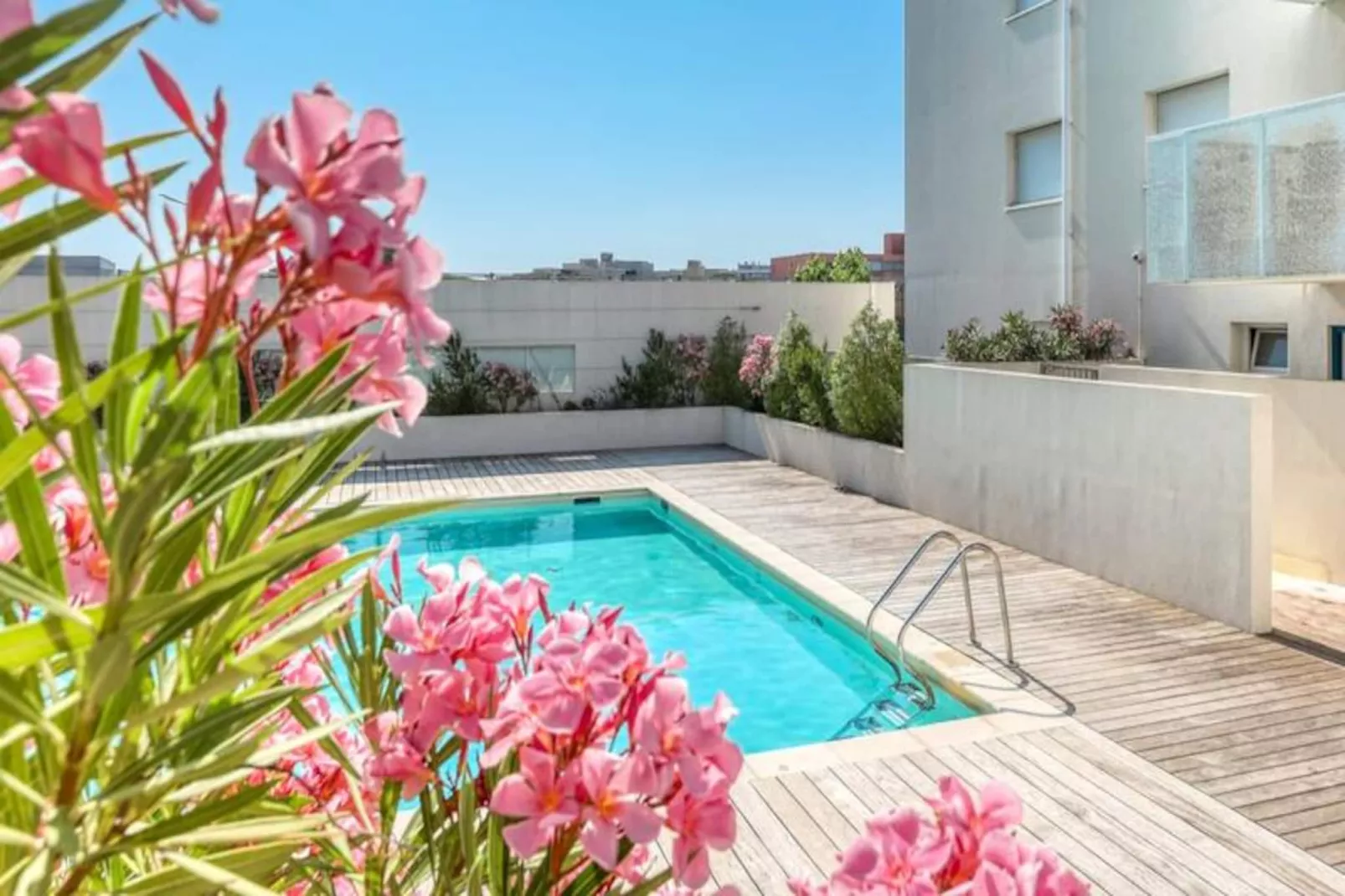 Résidence 🏡 Appartement 2 Chambres Avec Piscine, Parking & Balcon