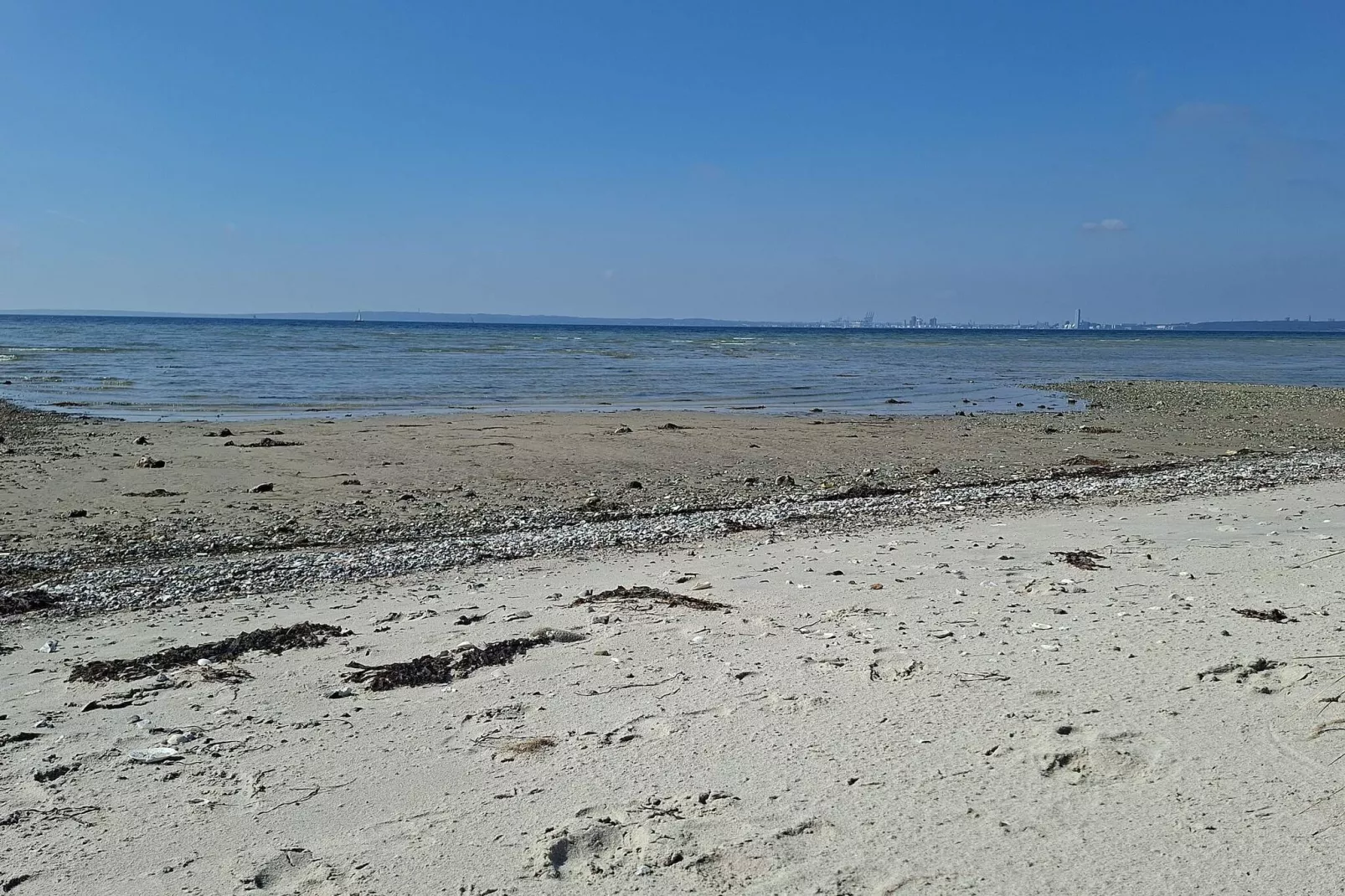 Meeresruhe in SkAdshoved-By Traum-Wasserblick