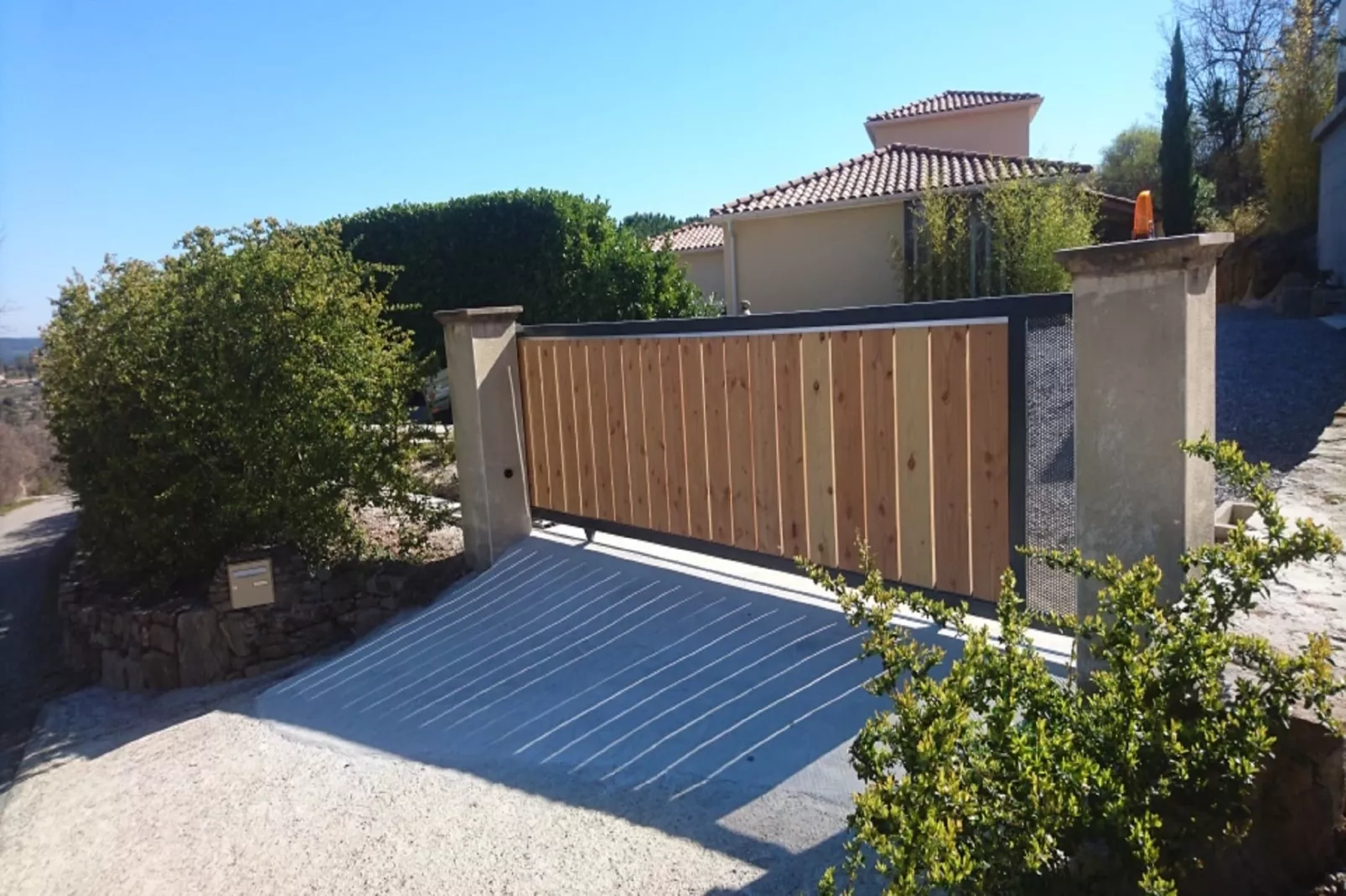 Villa - LES VANS-Gardens in summer