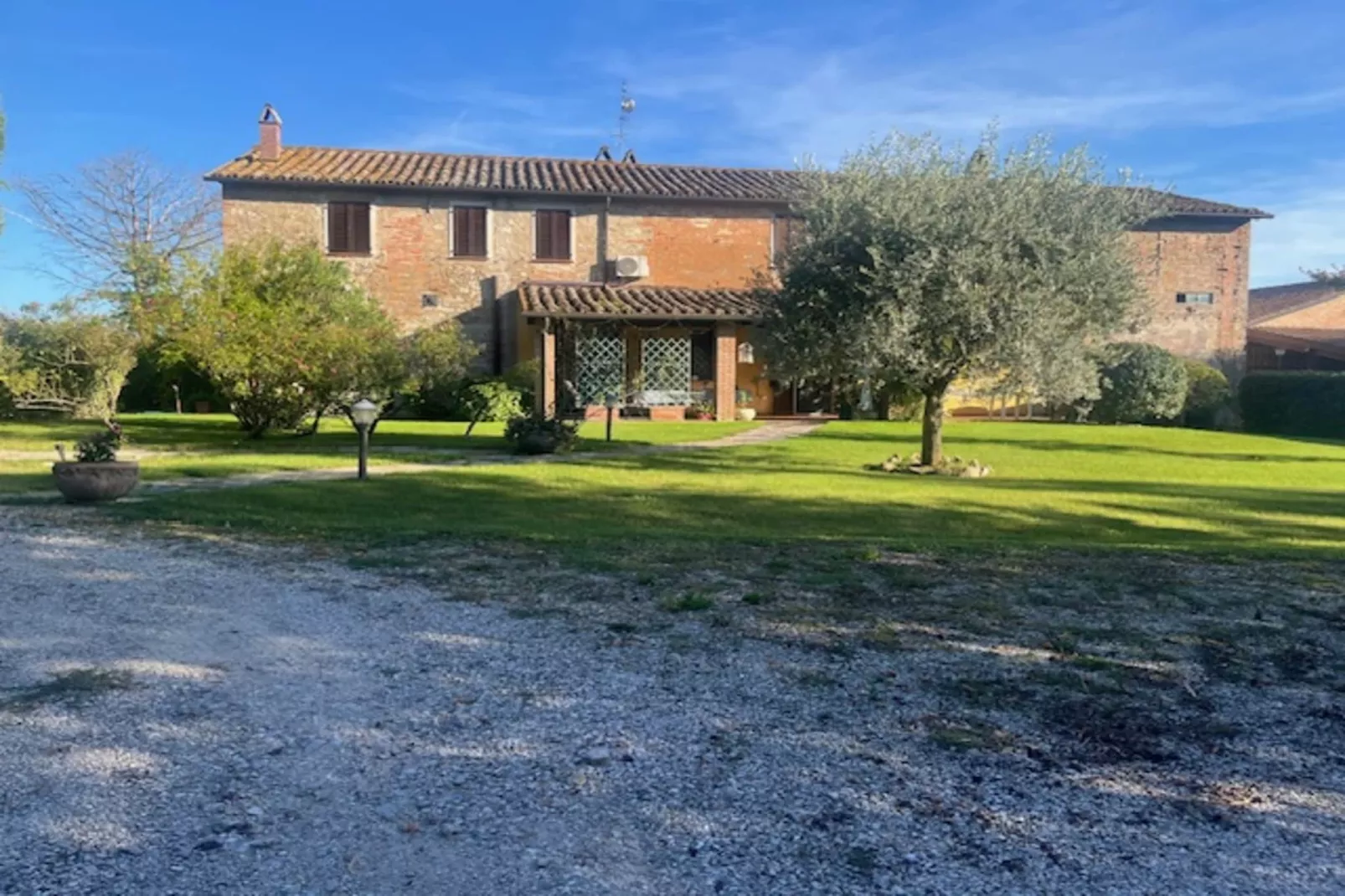 Appartamento Casale dei Girasoli-Außenbereich Sommer