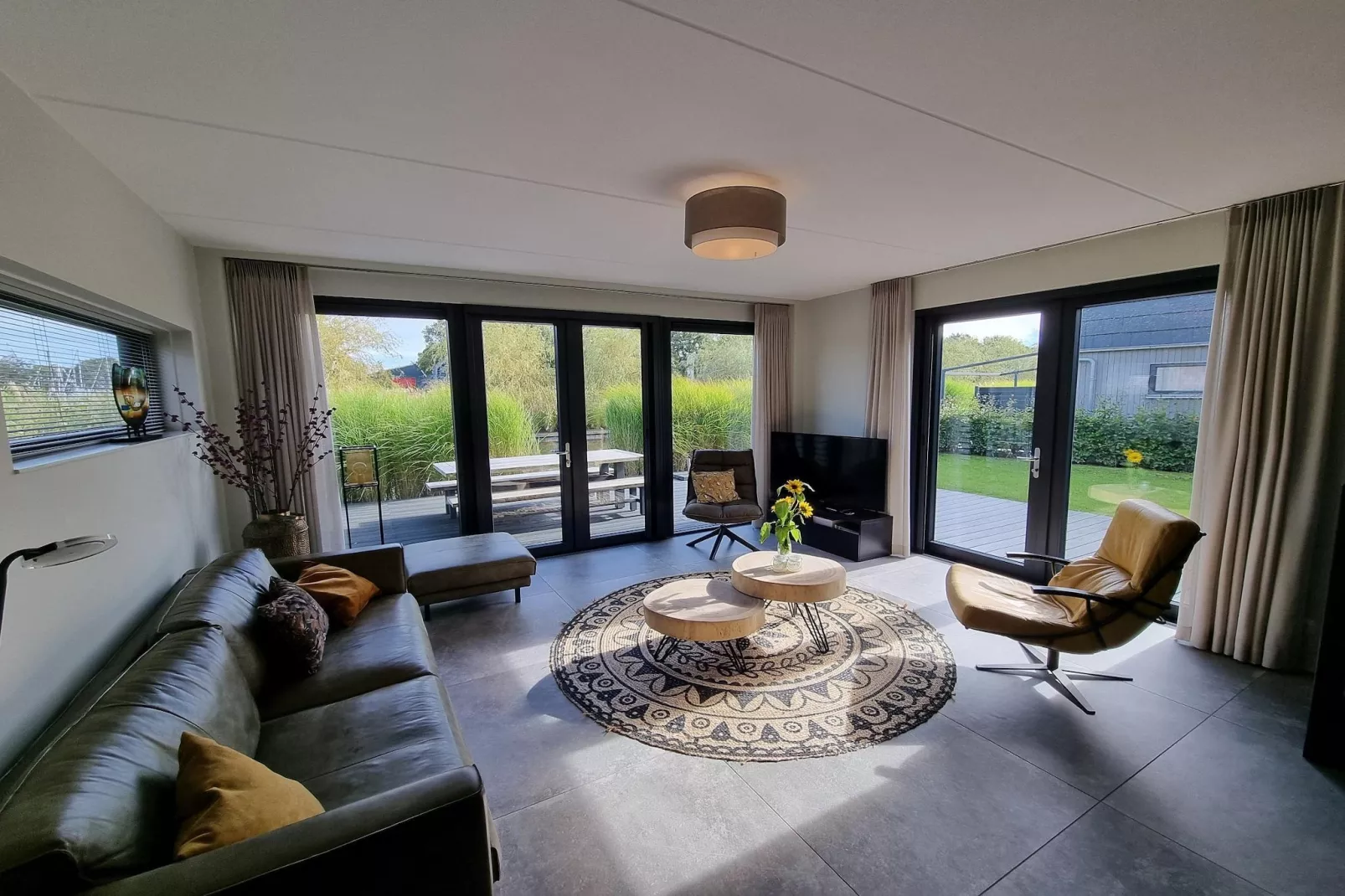 Watervilla Fjirtjin-Salon