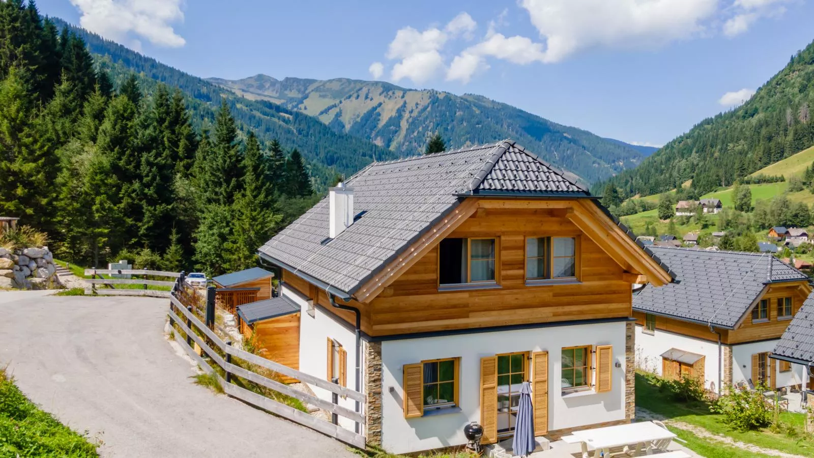 Traumhaus-Exterior in summer