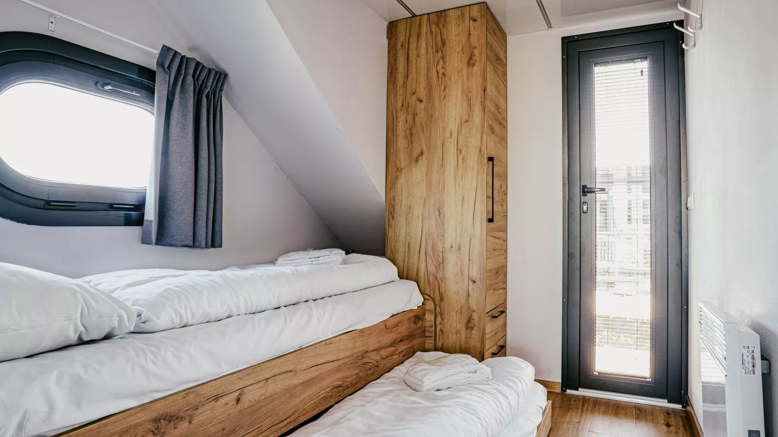 Tiny Houseboat De Woudaap - I-Bedroom
