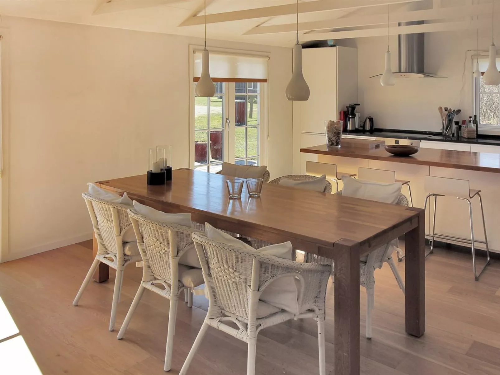 "Ava" - 1km from the sea