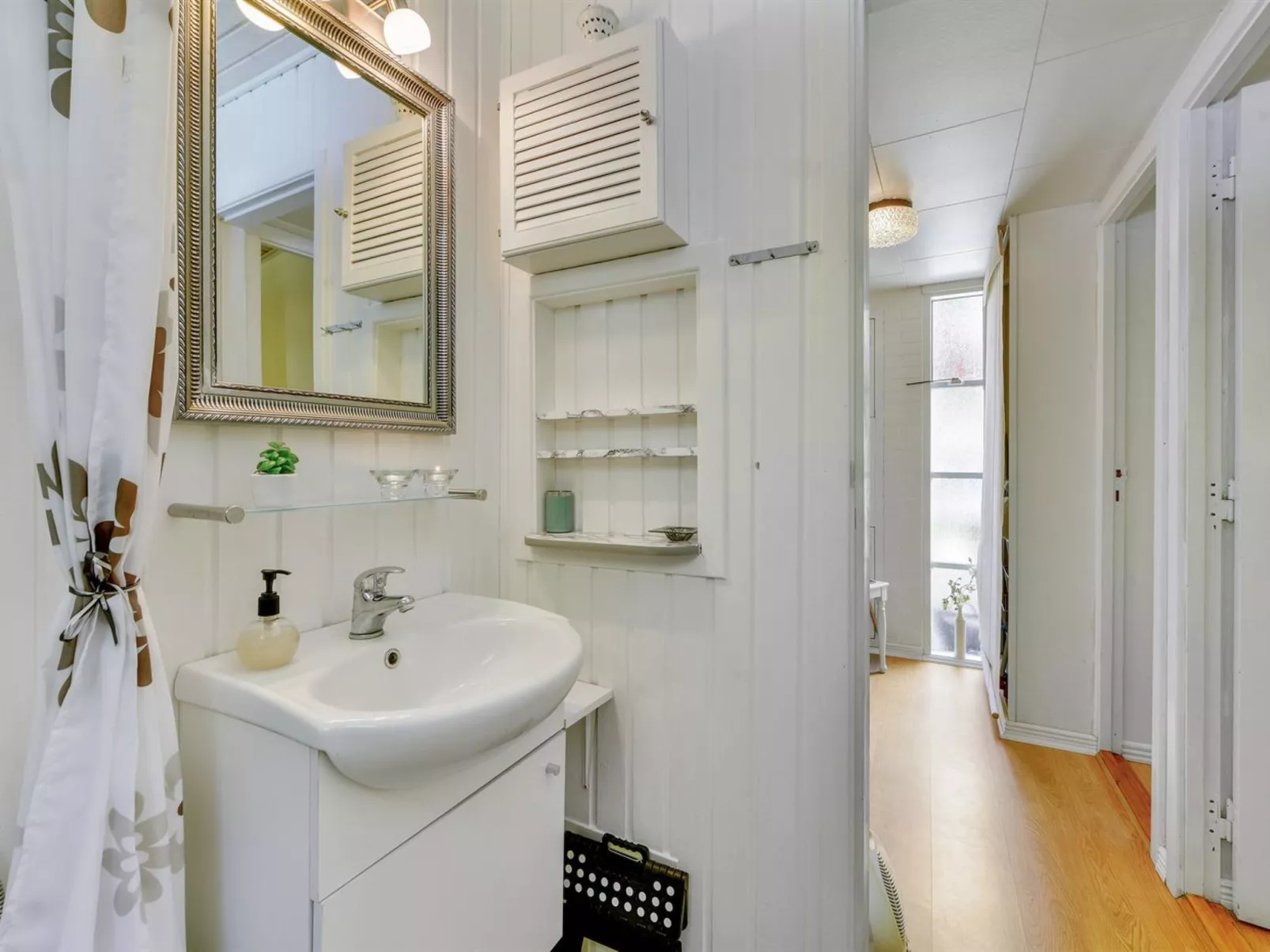 "Deik" - 2km to the fjord