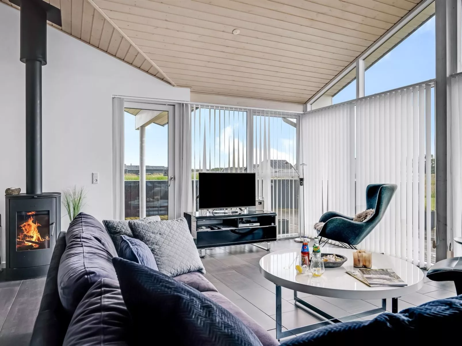 "Meino" - 1.4km from the sea-Inside