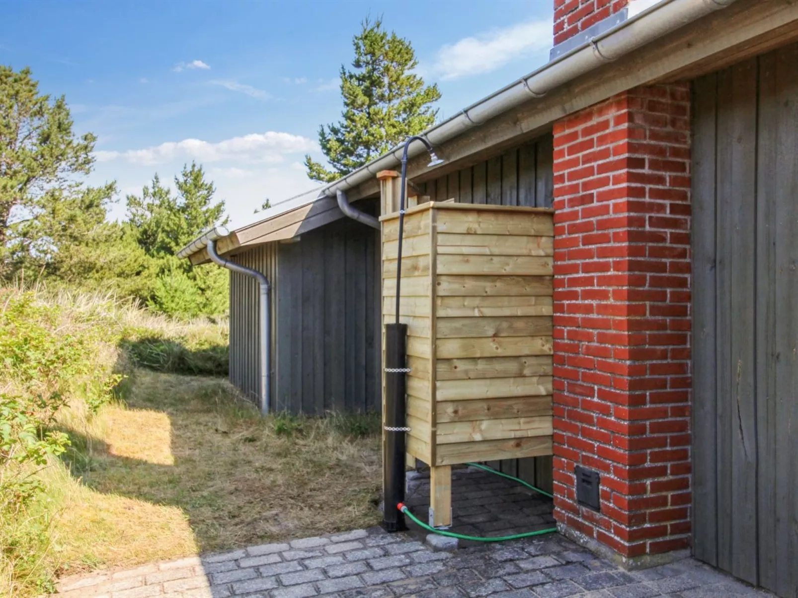 "Erlinda" - 3.1km from the sea