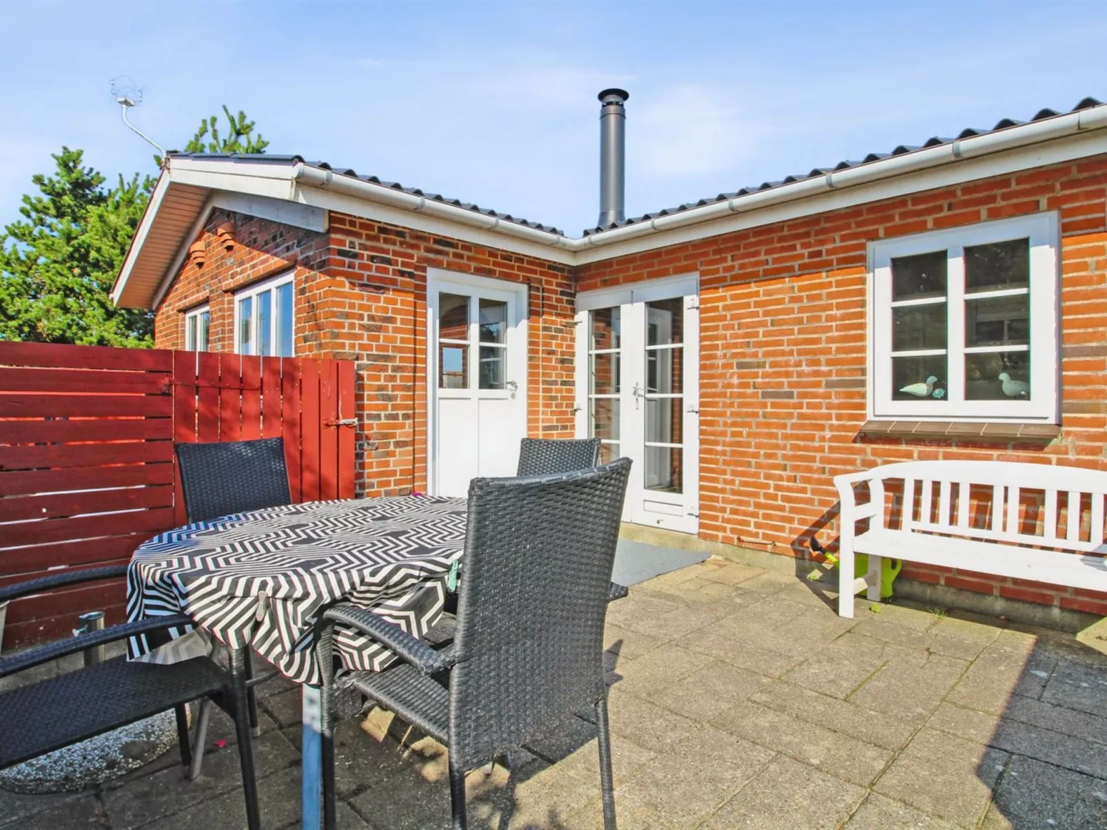 "Hendrine" - 500m from the sea-Outside