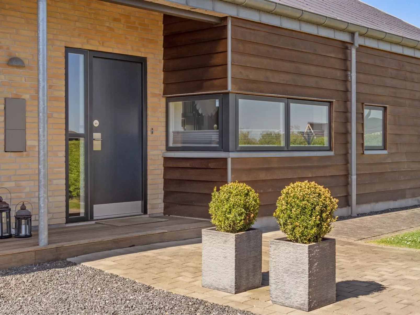 "Hans" - 700m from the sea