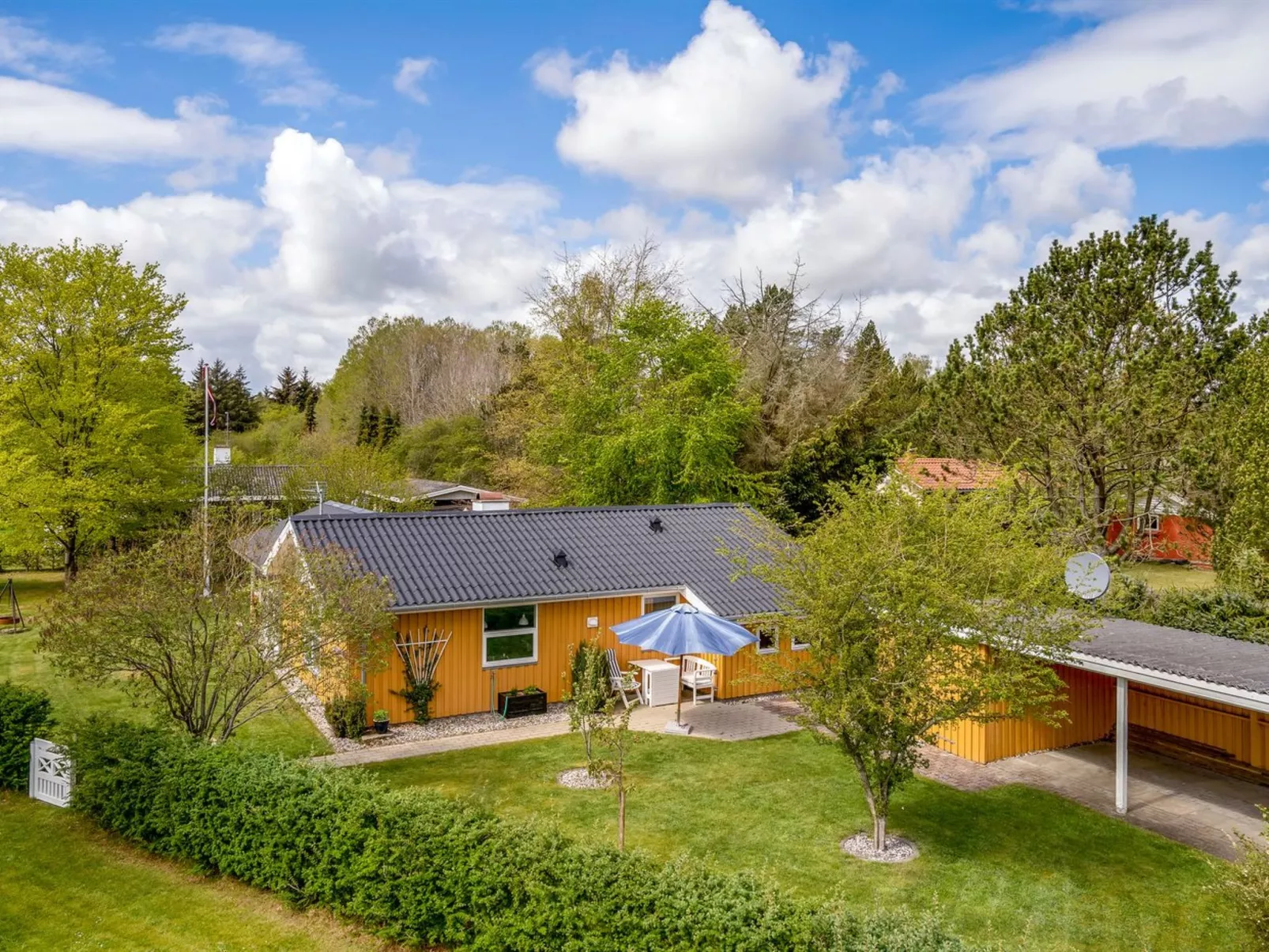 "Nico" - 1.1km from the sea