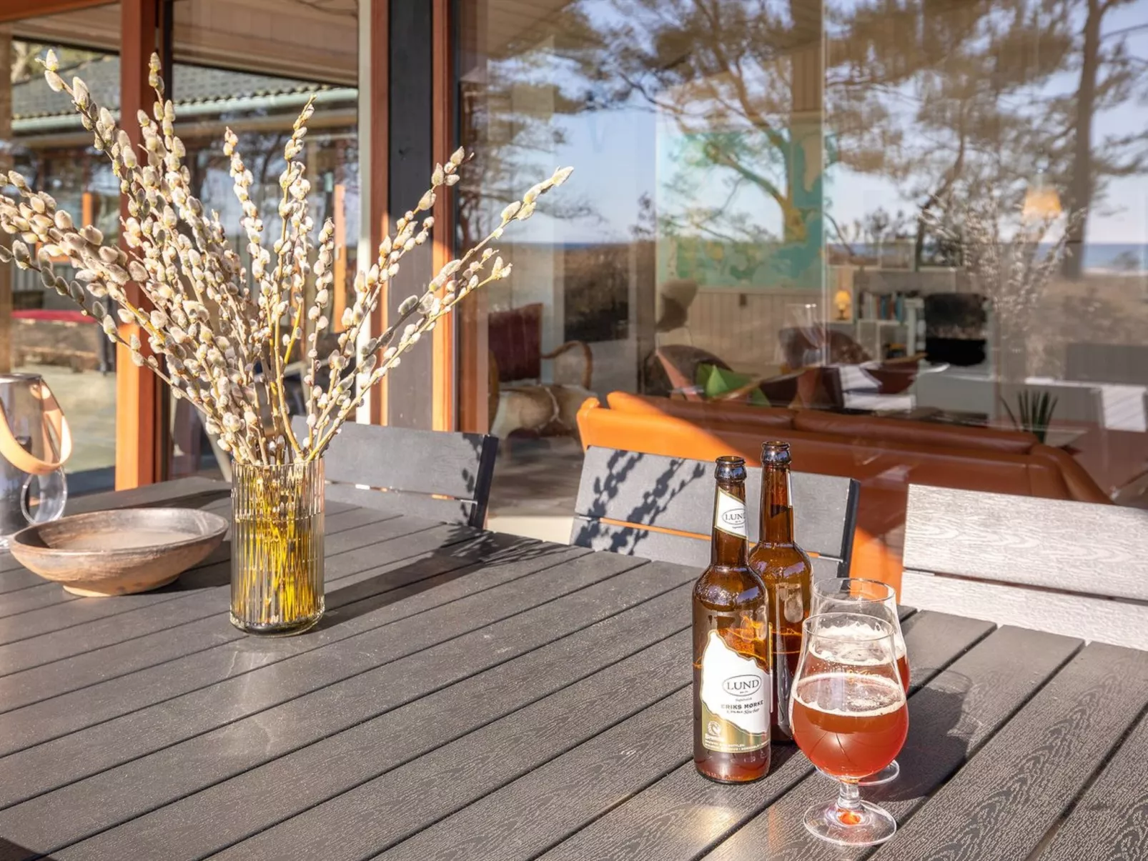 "Unto" - 25m from the sea